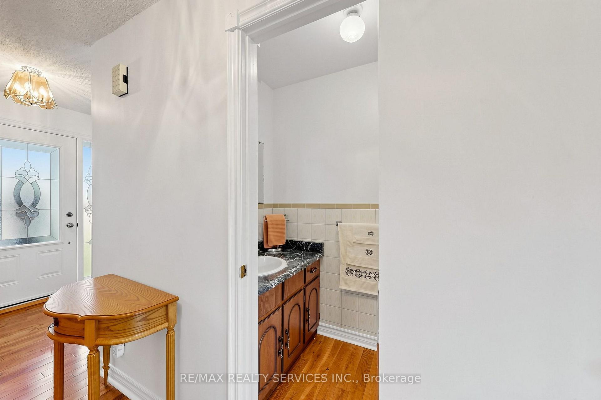 Photo 25 of 25 Malcolm Crescent, Brampton, Central Park — HOMEH