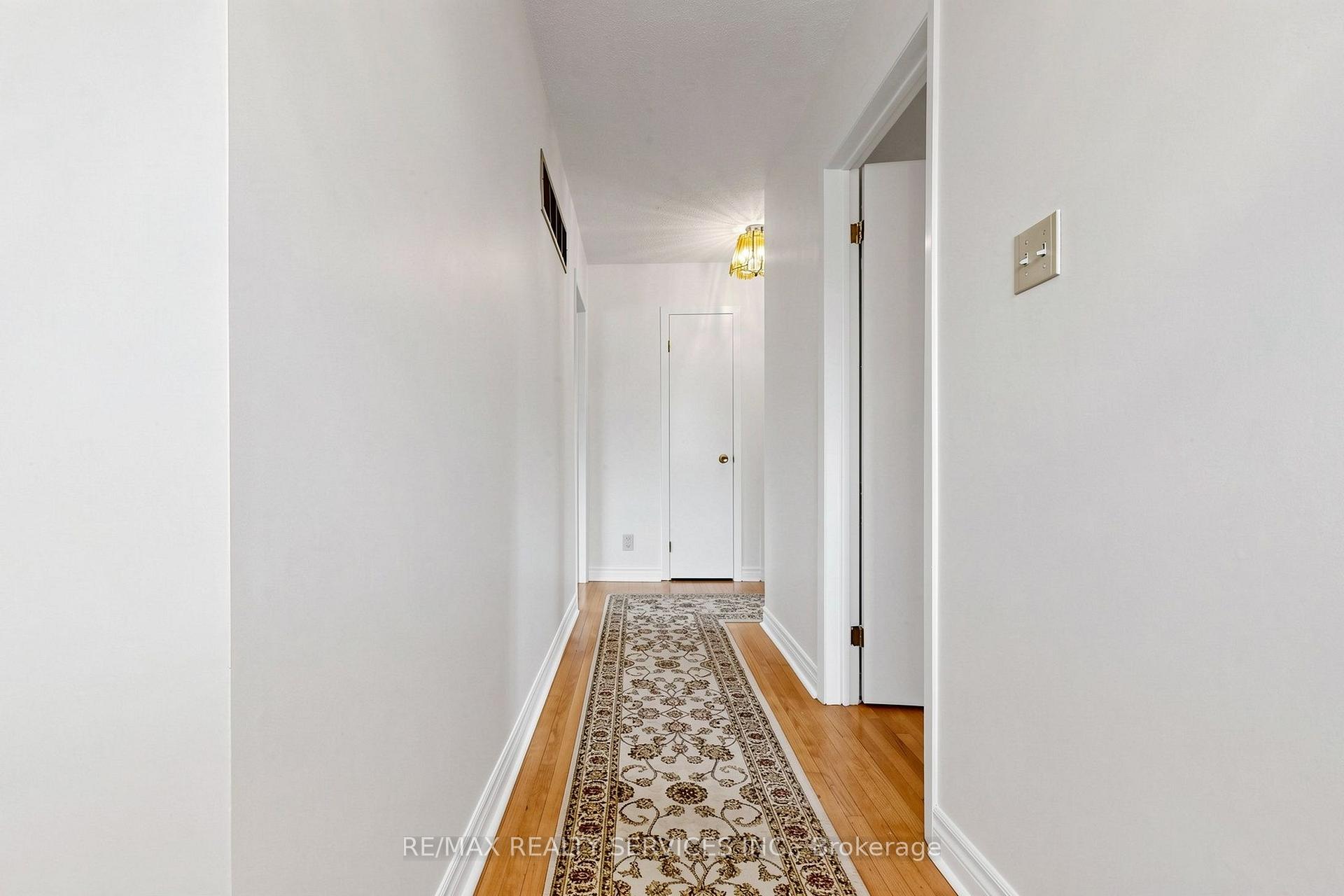 Photo 26 of 25 Malcolm Crescent, Brampton, Central Park — HOMEH