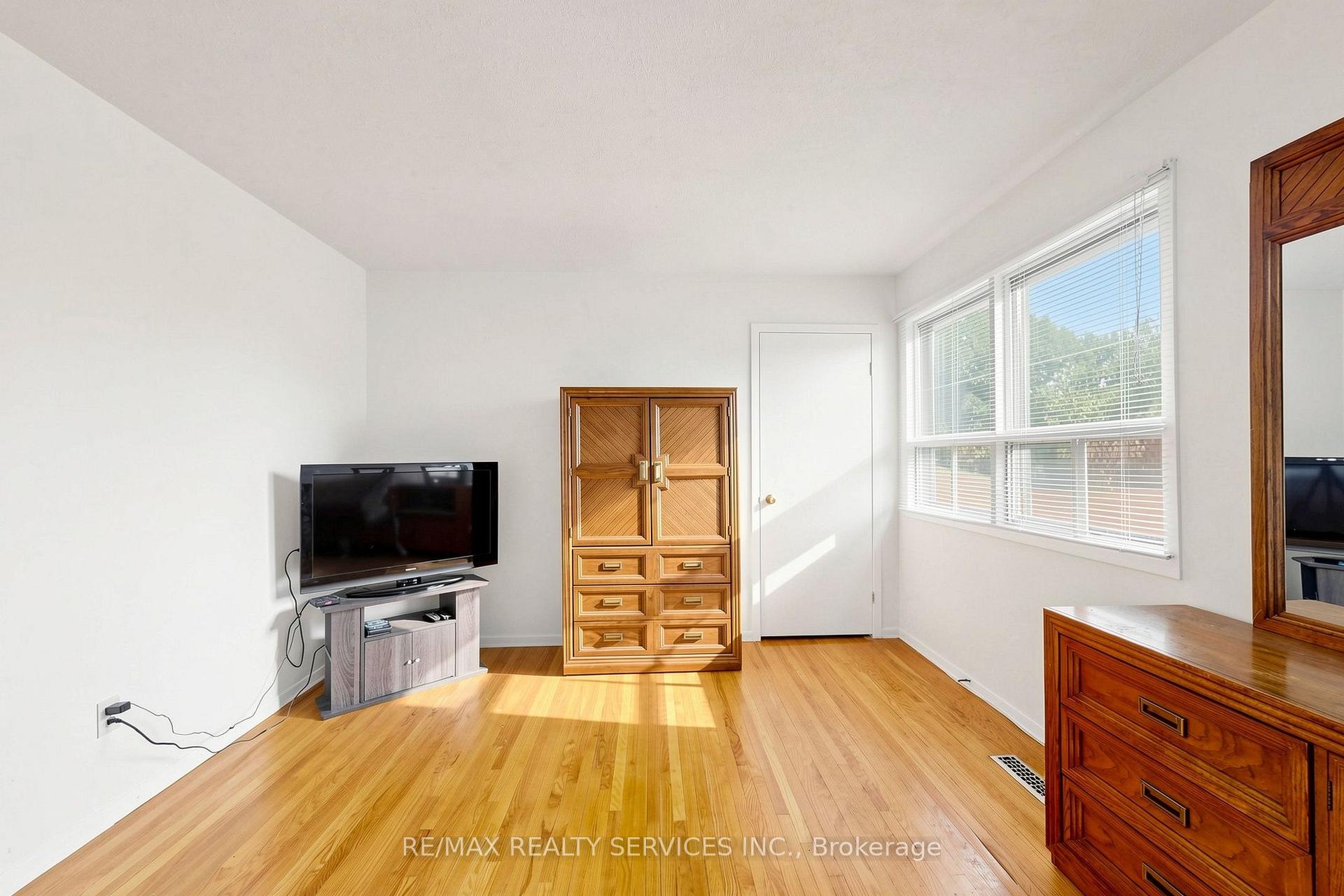 Photo 29 of 25 Malcolm Crescent, Brampton, Central Park — HOMEH