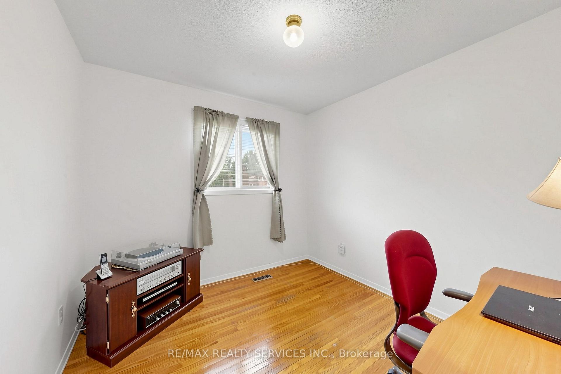 Photo 34 of 25 Malcolm Crescent, Brampton, Central Park — HOMEH