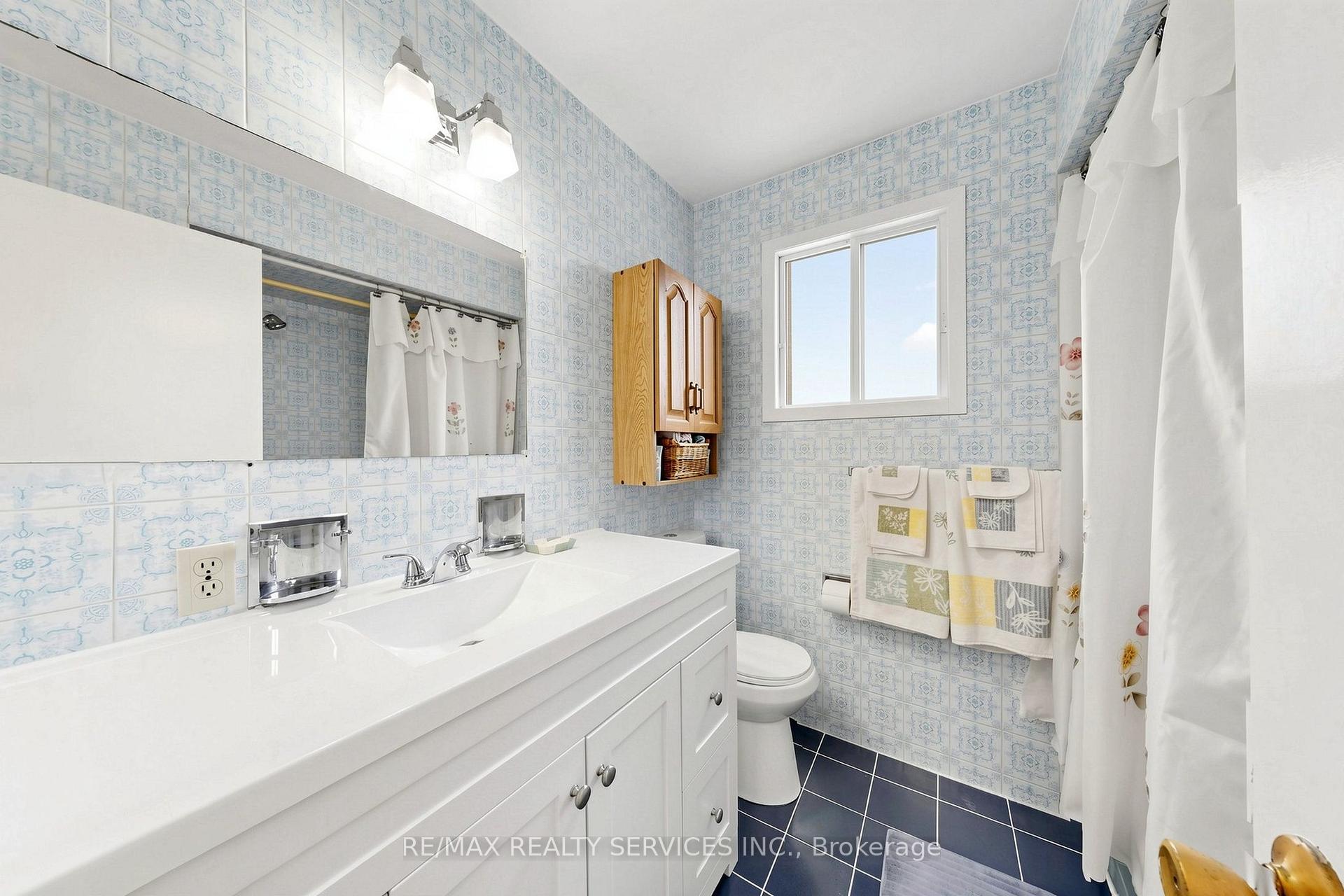 Photo 36 of 25 Malcolm Crescent, Brampton, Central Park — HOMEH