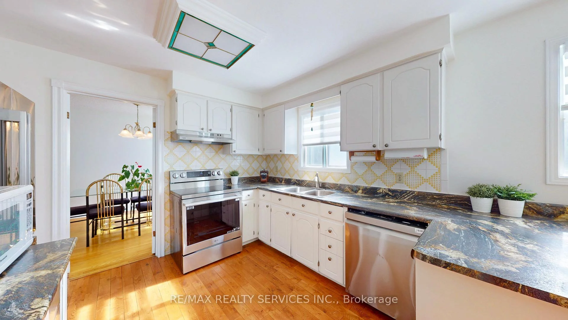 Photo 19 of 25 Malcolm Crescent, Brampton, Central Park — HOMEH