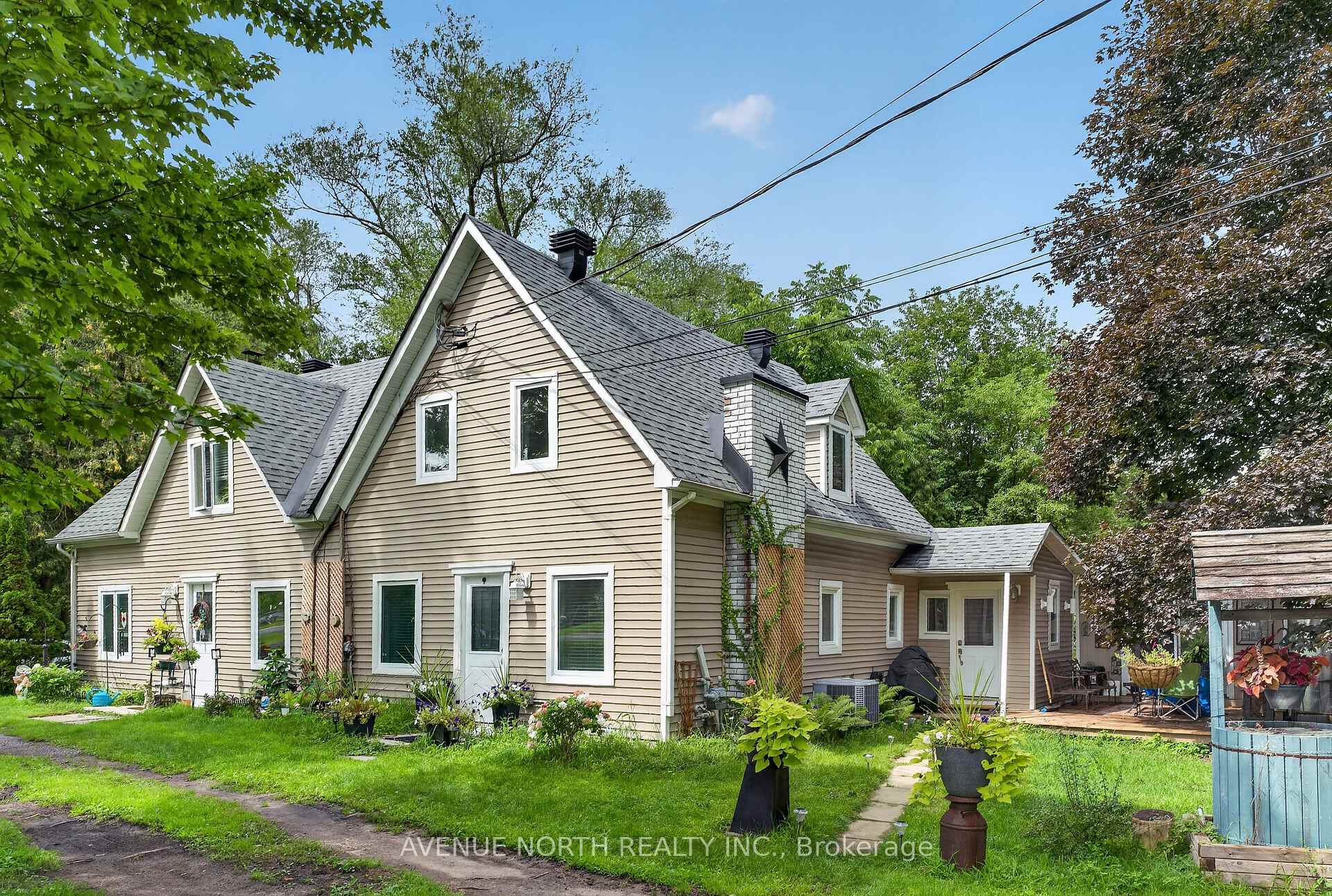 Photo 2 of 2943 Old Montreal Road, Ottawa, Cumberland Estates — HOMEH