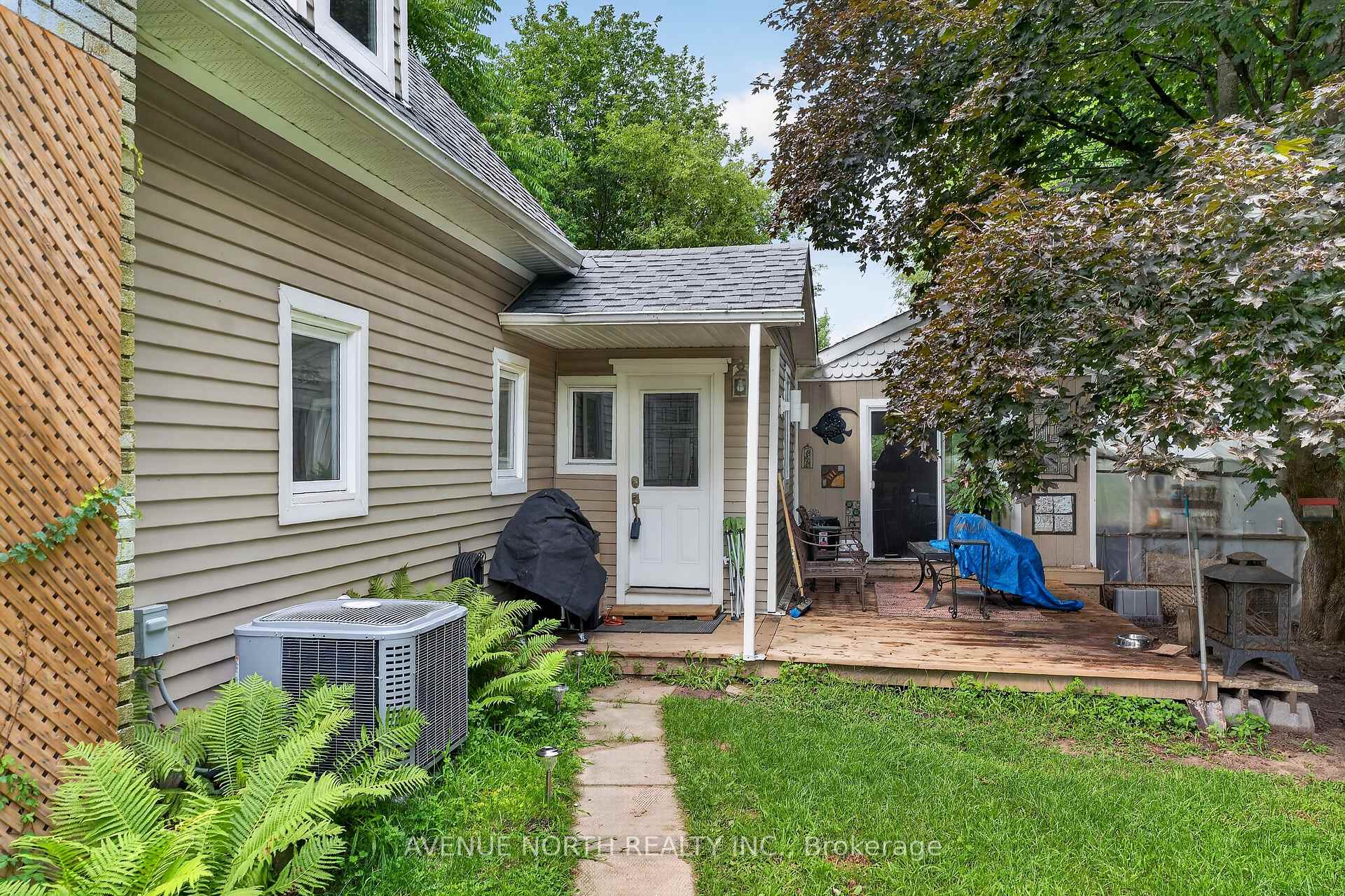 Photo 4 of 2943 Old Montreal Road, Ottawa, Cumberland Estates — HOMEH