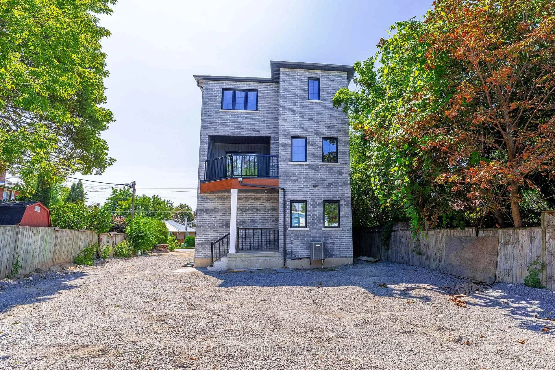 Photo 22 of Unit 1, 24 Queen Street, Clarington, Bowmanville — HOMEH
