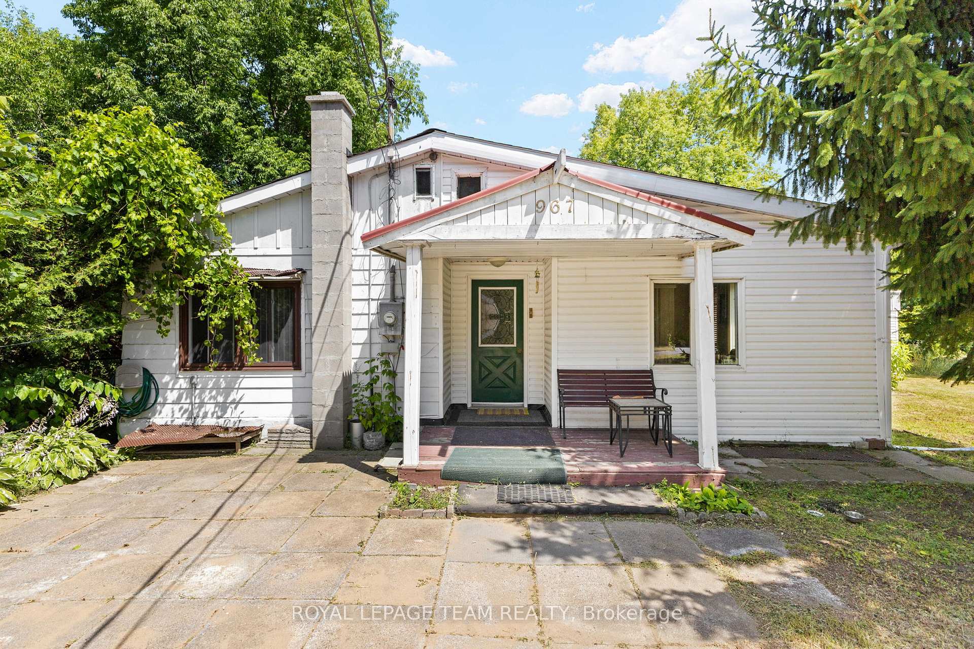 Photo 2 of 967 West Street, Ottawa, Cumberland Village — HOMEH