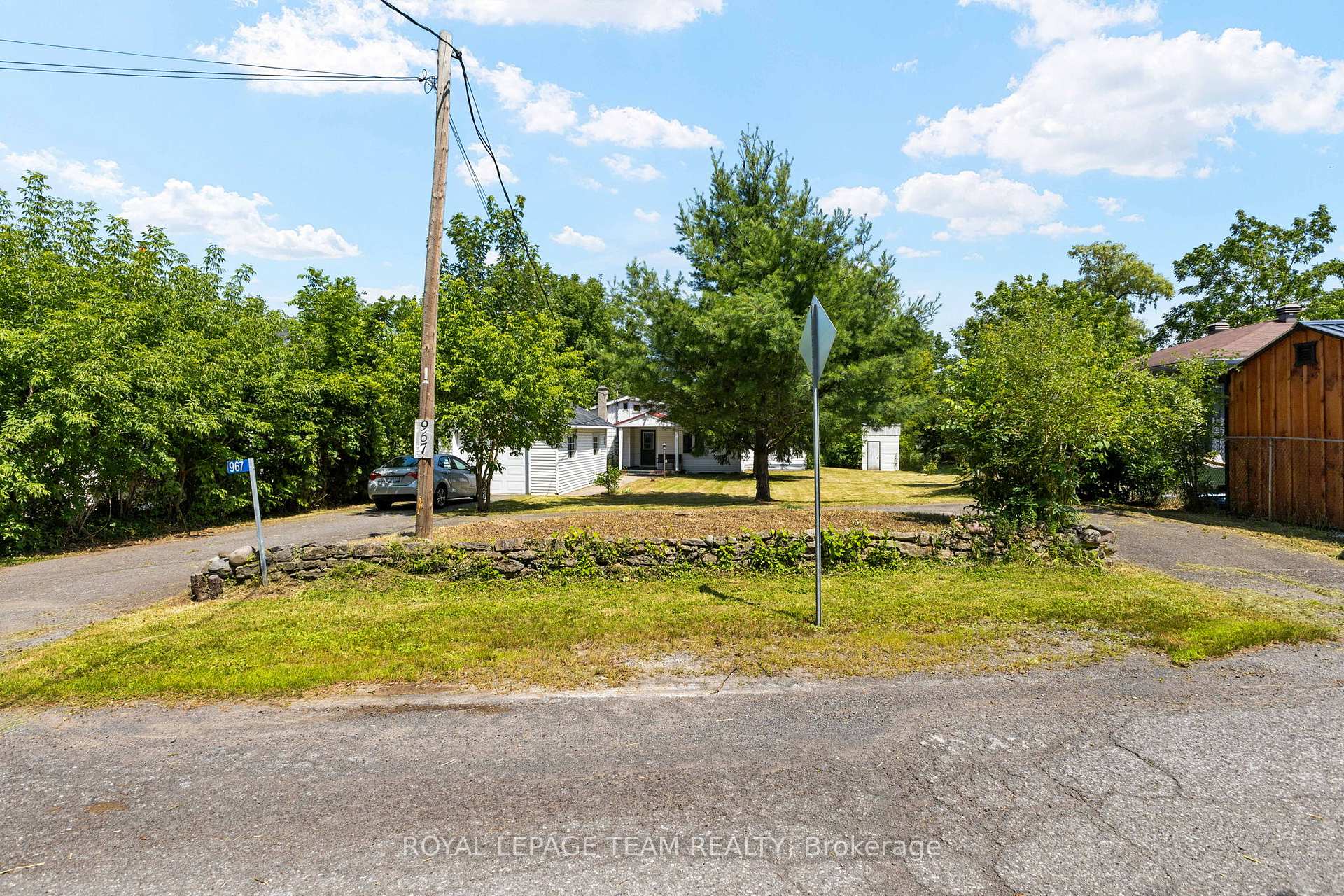 Photo 5 of 967 West Street, Ottawa, Cumberland Village — HOMEH