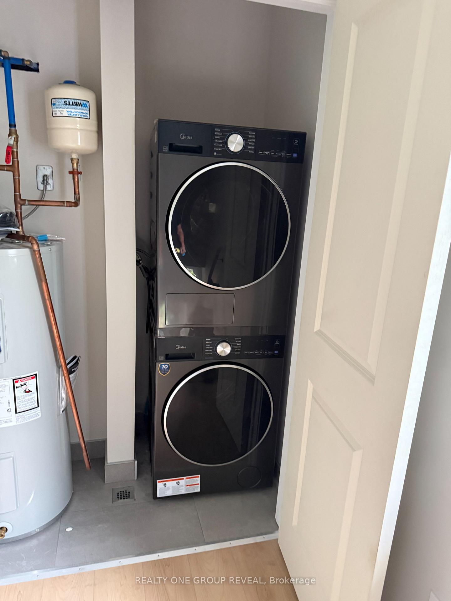 Photo 10 of Unit 2, 24 Queen Street, Clarington, Bowmanville — HOMEH