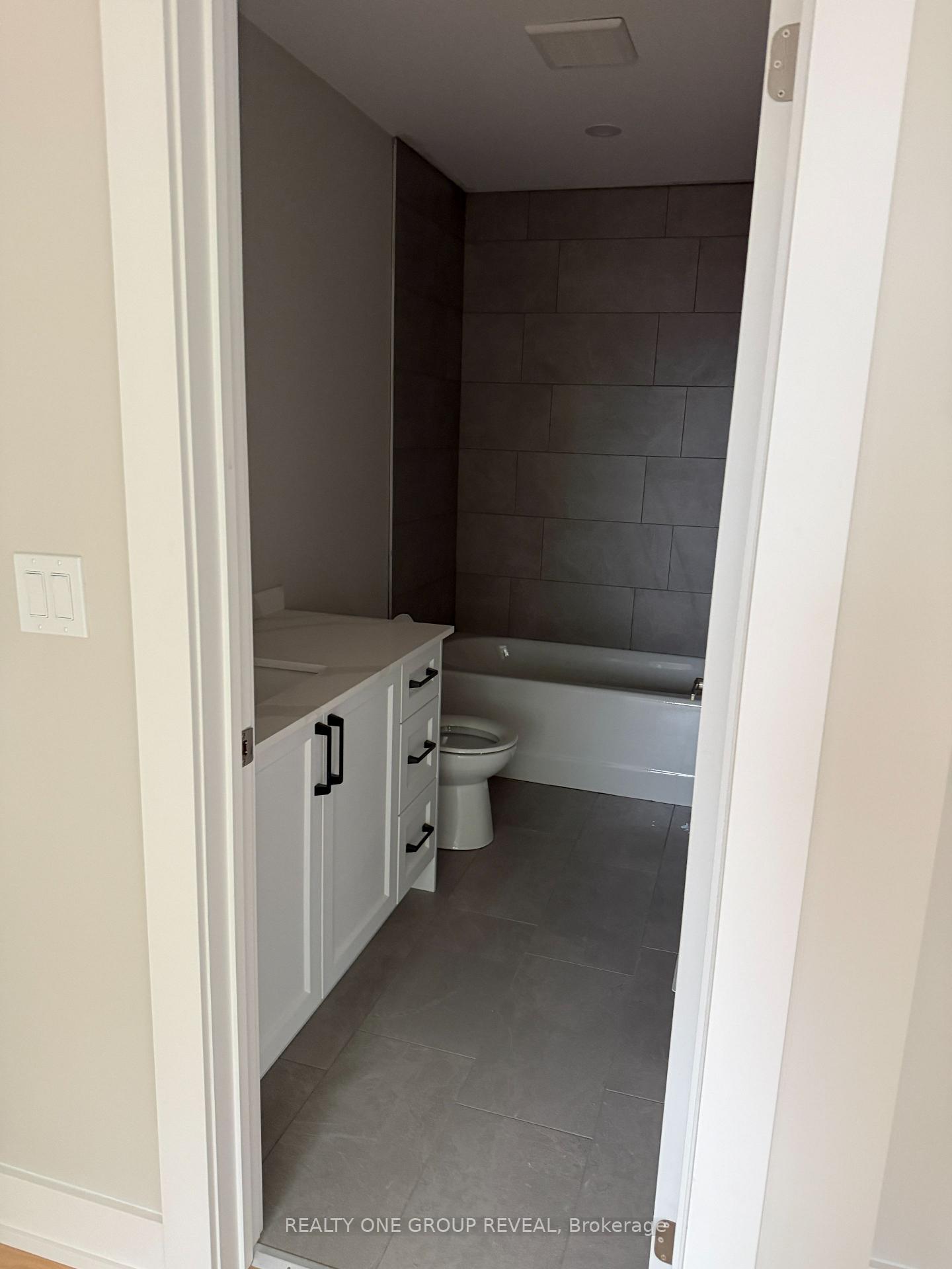 Photo 14 of Unit 2, 24 Queen Street, Clarington, Bowmanville — HOMEH