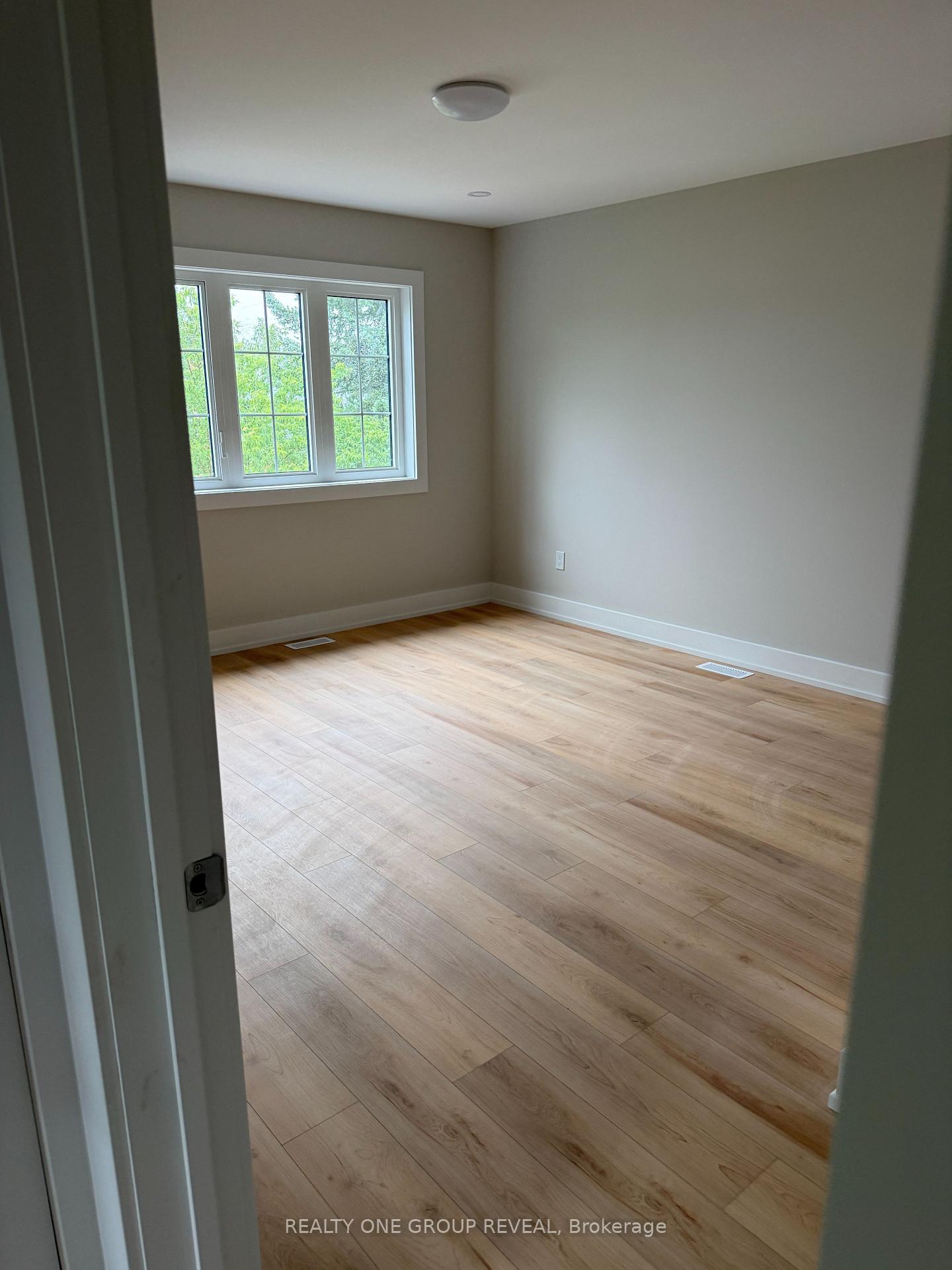 Photo 16 of Unit 2, 24 Queen Street, Clarington, Bowmanville — HOMEH