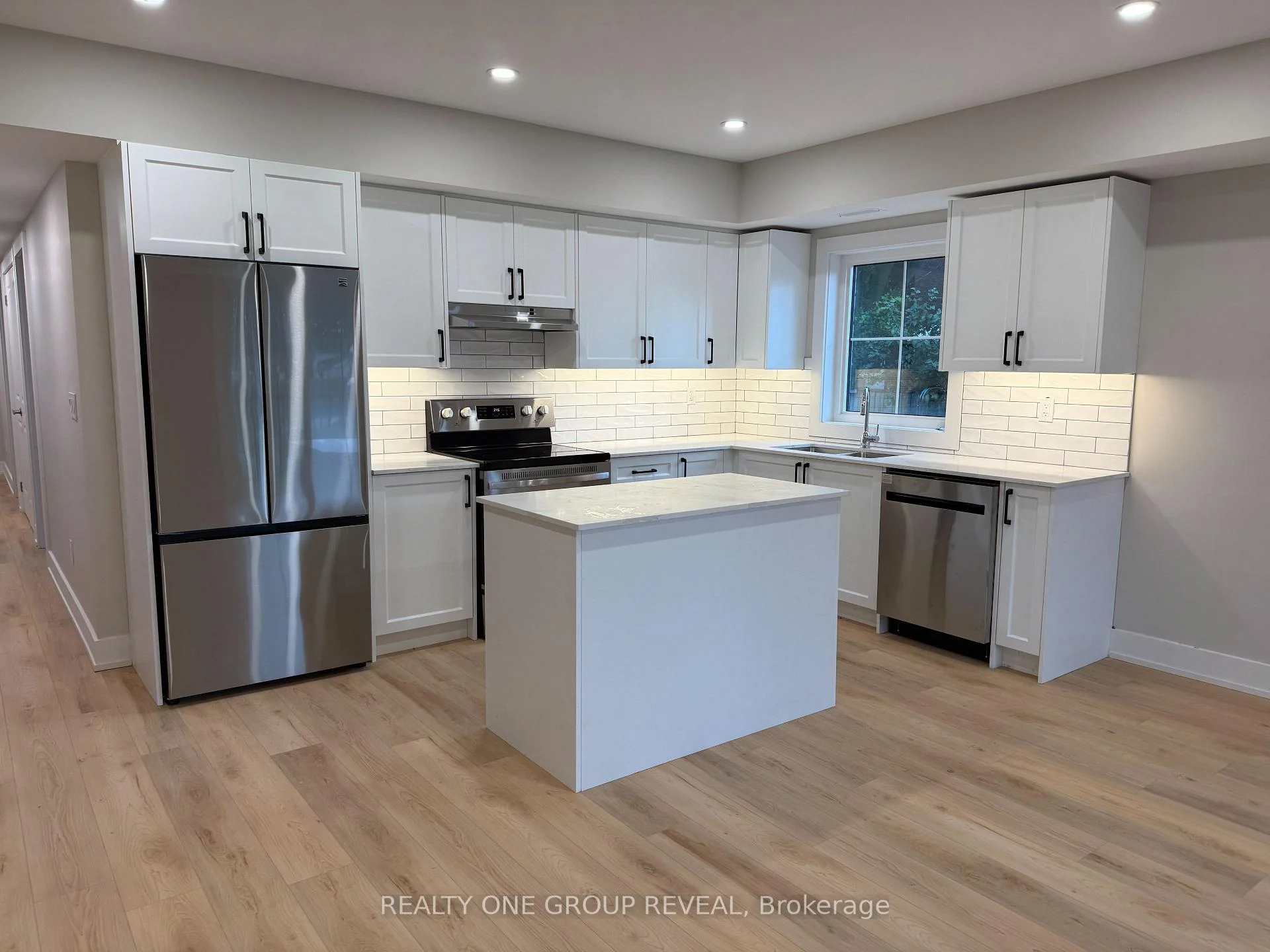 Photo 4 of Unit 2, 24 Queen Street, Clarington, Bowmanville — HOMEH