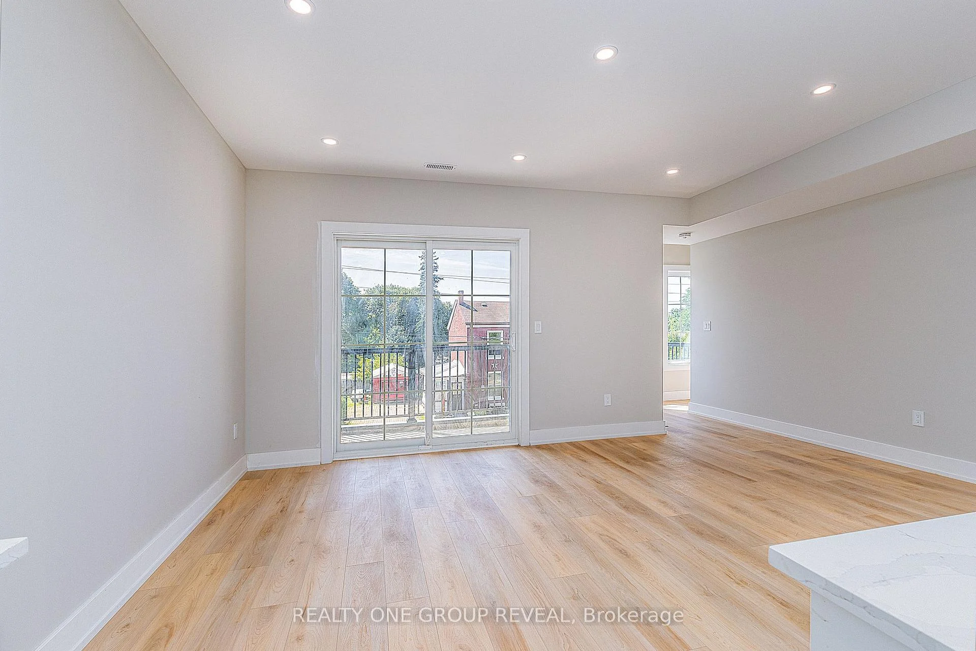 Photo 15 of Unit 2, 24 Queen Street, Clarington, Bowmanville — HOMEH