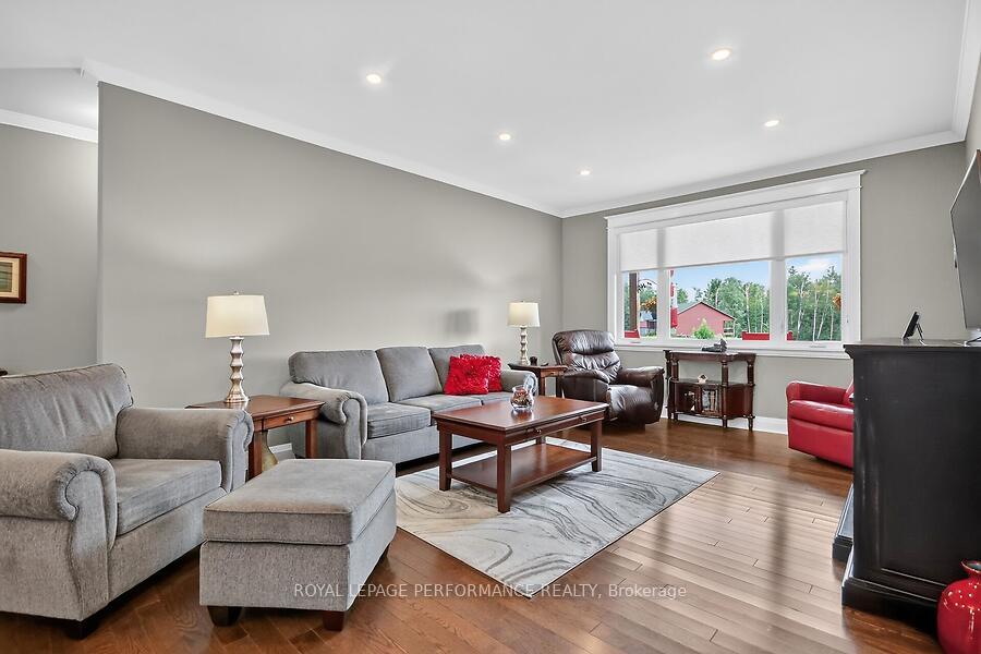 Photo 4 of 118 Stirling Crescent, North Grenville, North Grenville Twp (Kemptville East) — HOMEH