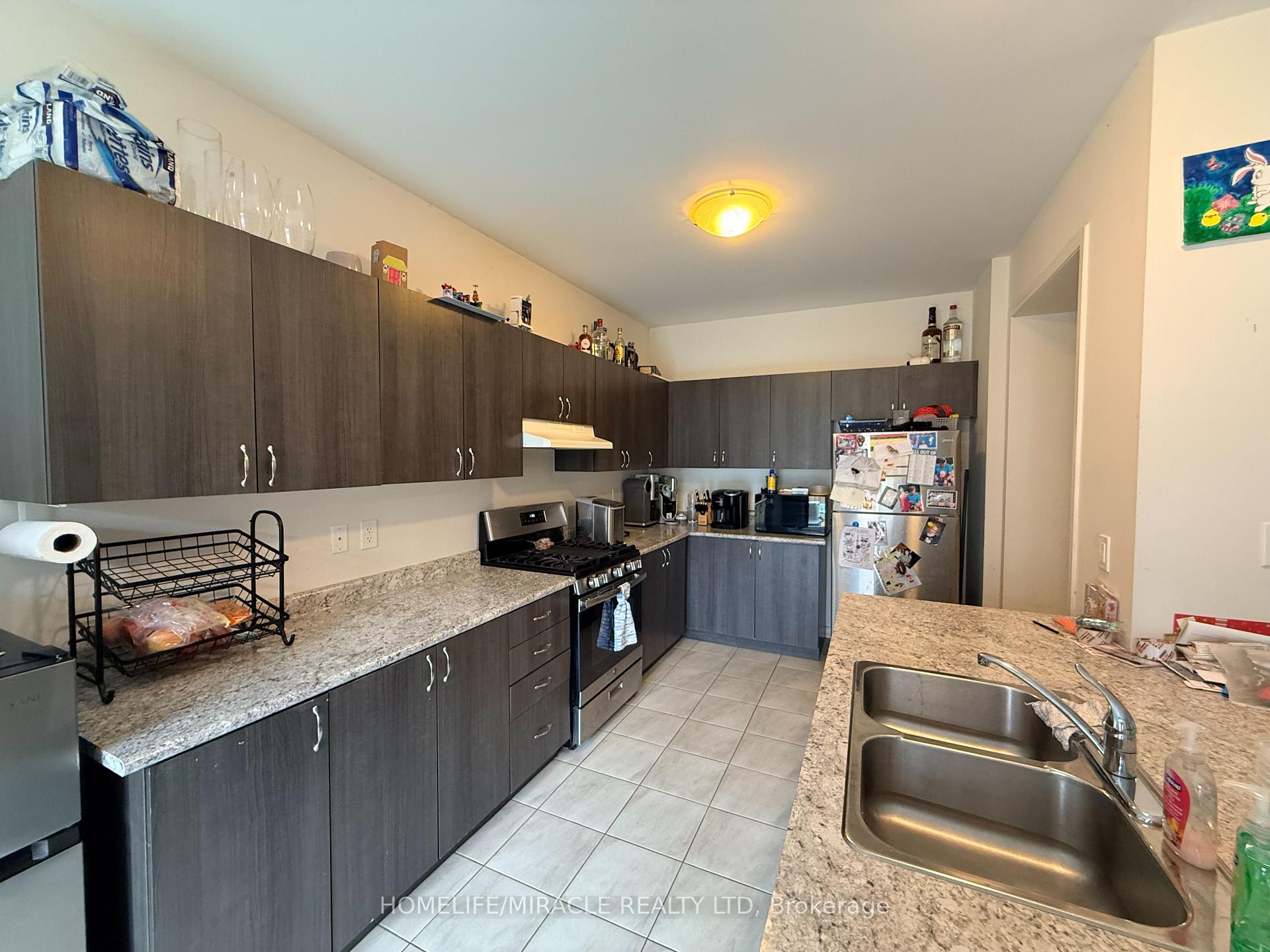 Photo 6 of 534 Windfields Farm Drive W, Oshawa, Windfields — HOMEH