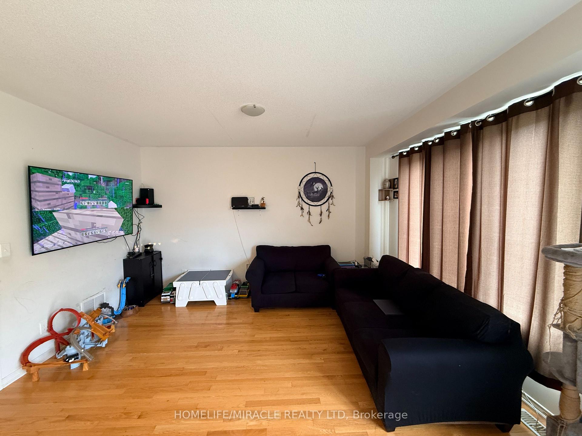 Photo 7 of 534 Windfields Farm Drive W, Oshawa, Windfields — HOMEH