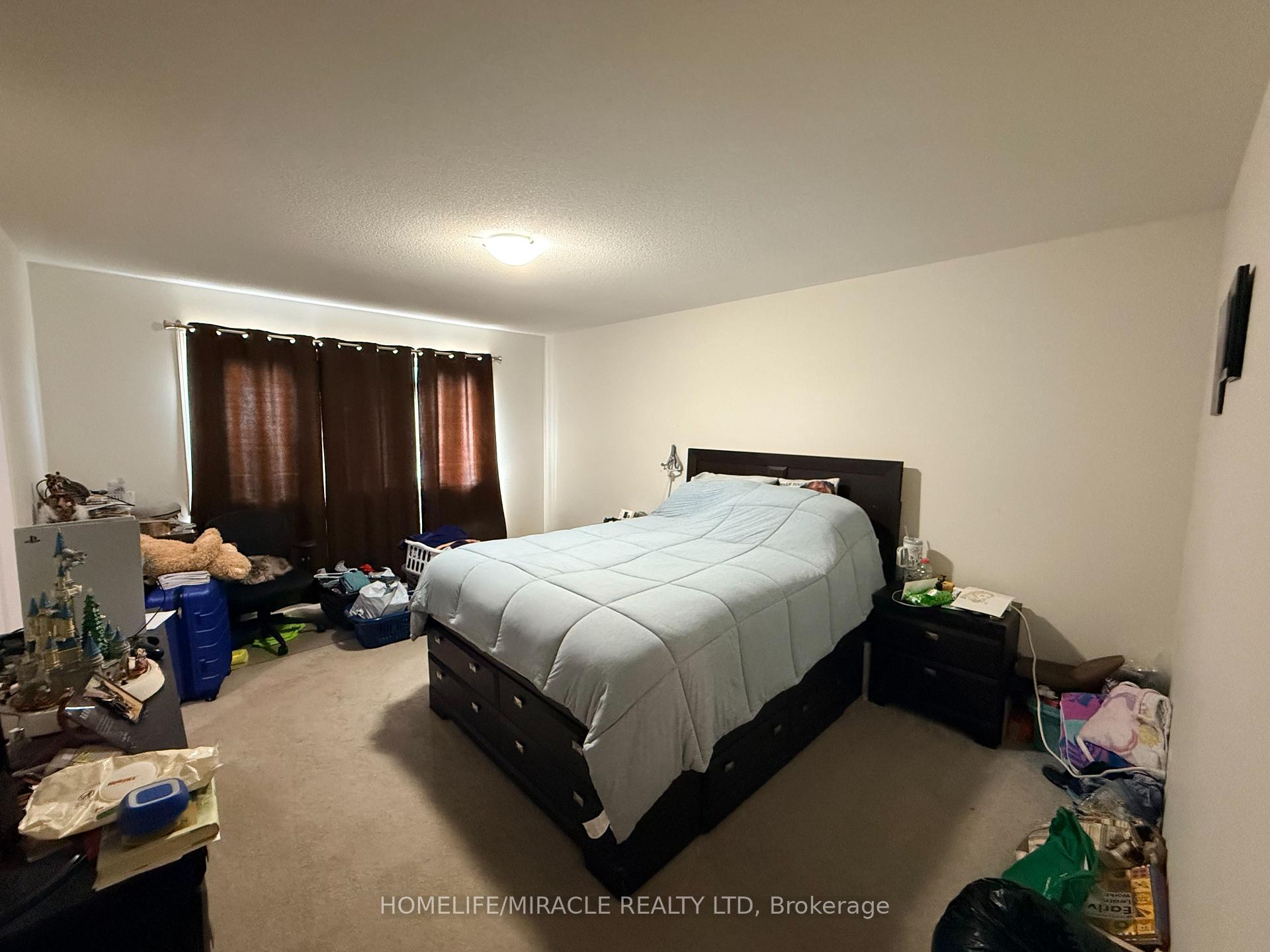 Photo 10 of 534 Windfields Farm Drive W, Oshawa, Windfields — HOMEH