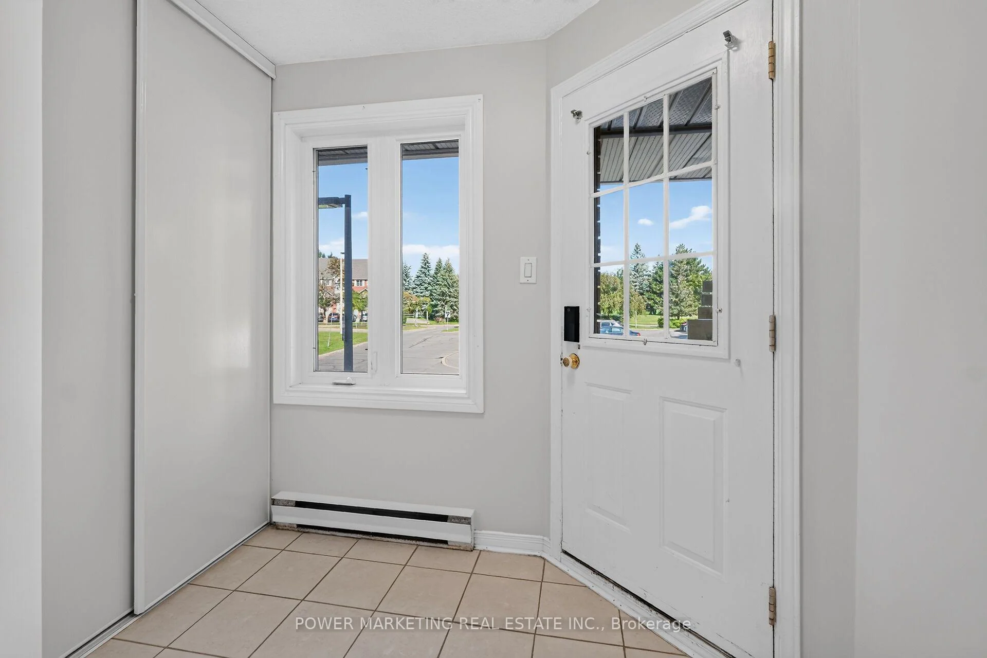 Photo 9 of 442 Briston Private, Ottawa, Hunt Club Park — HOMEH