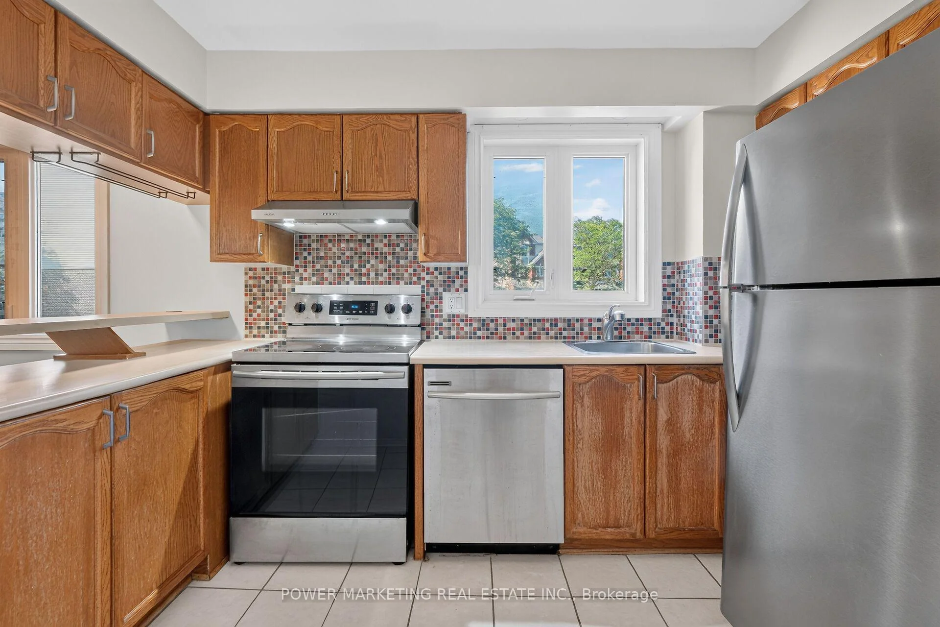 Photo 20 of 442 Briston Private, Ottawa, Hunt Club Park — HOMEH