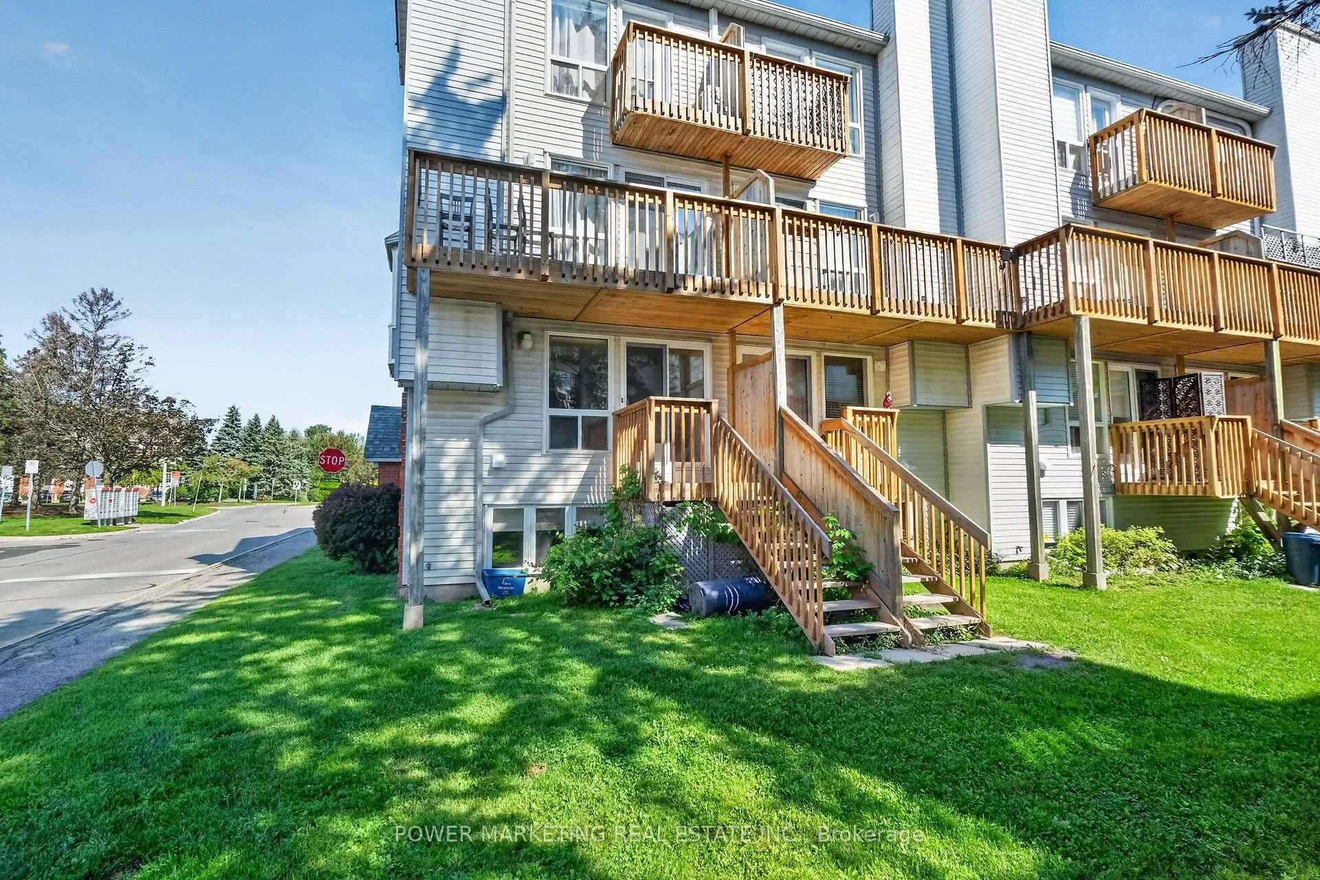 Photo 44 of 442 Briston Private, Ottawa, Hunt Club Park — HOMEH