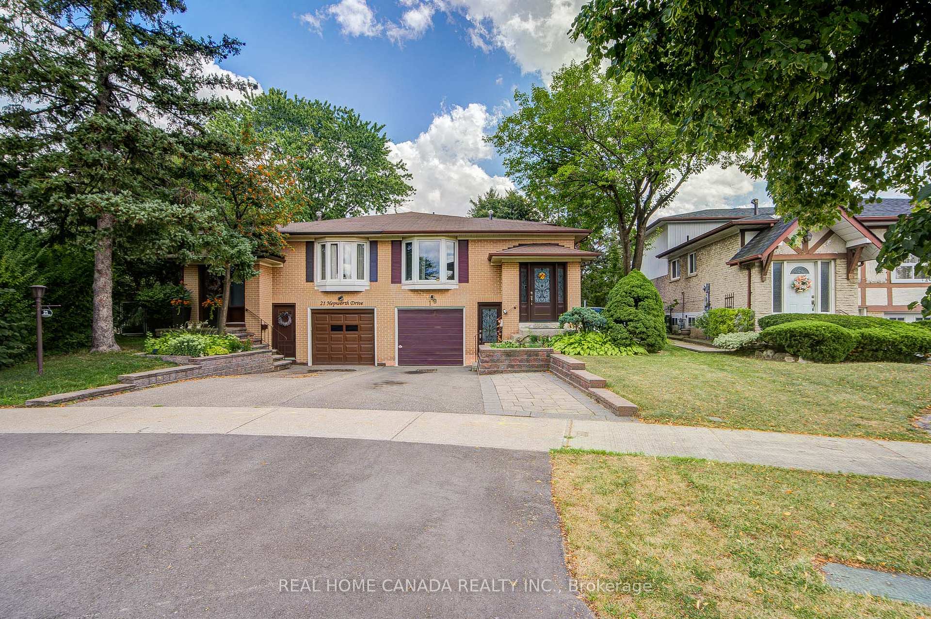 Photo 1 of 19 Hepworth Drive, Etobicoke, Willowridge-Martingrove-Richview — HOMEH