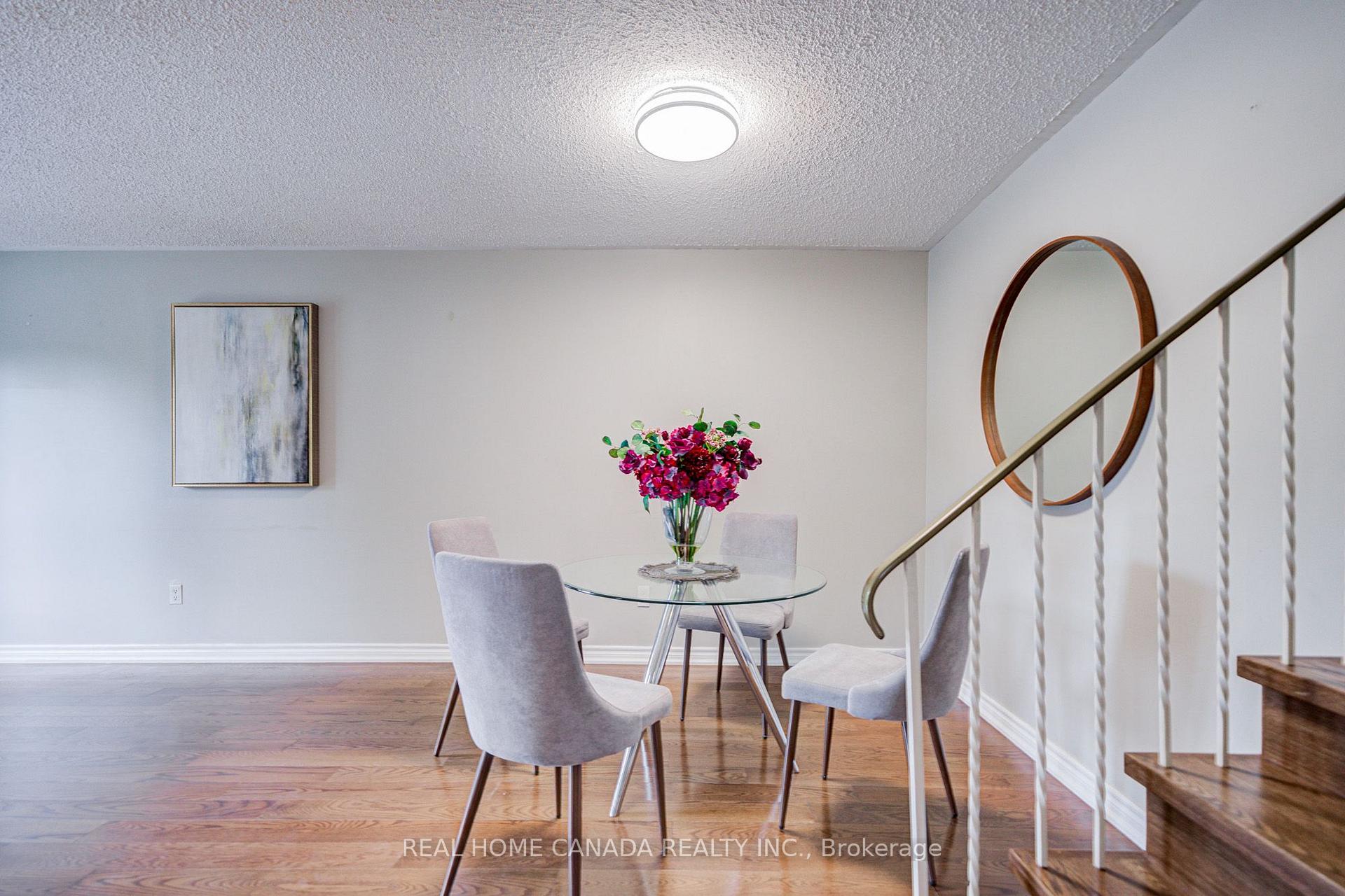 Photo 11 of 19 Hepworth Drive, Etobicoke, Willowridge-Martingrove-Richview — HOMEH