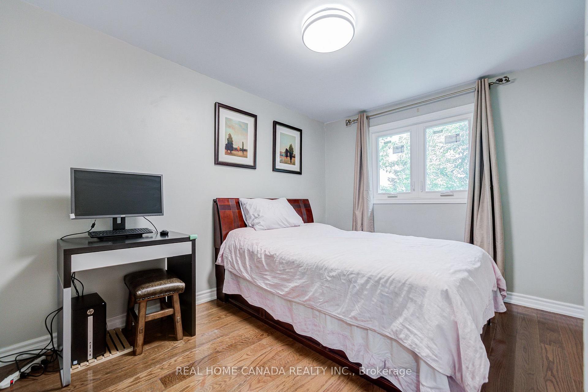 Photo 21 of 19 Hepworth Drive, Etobicoke, Willowridge-Martingrove-Richview — HOMEH