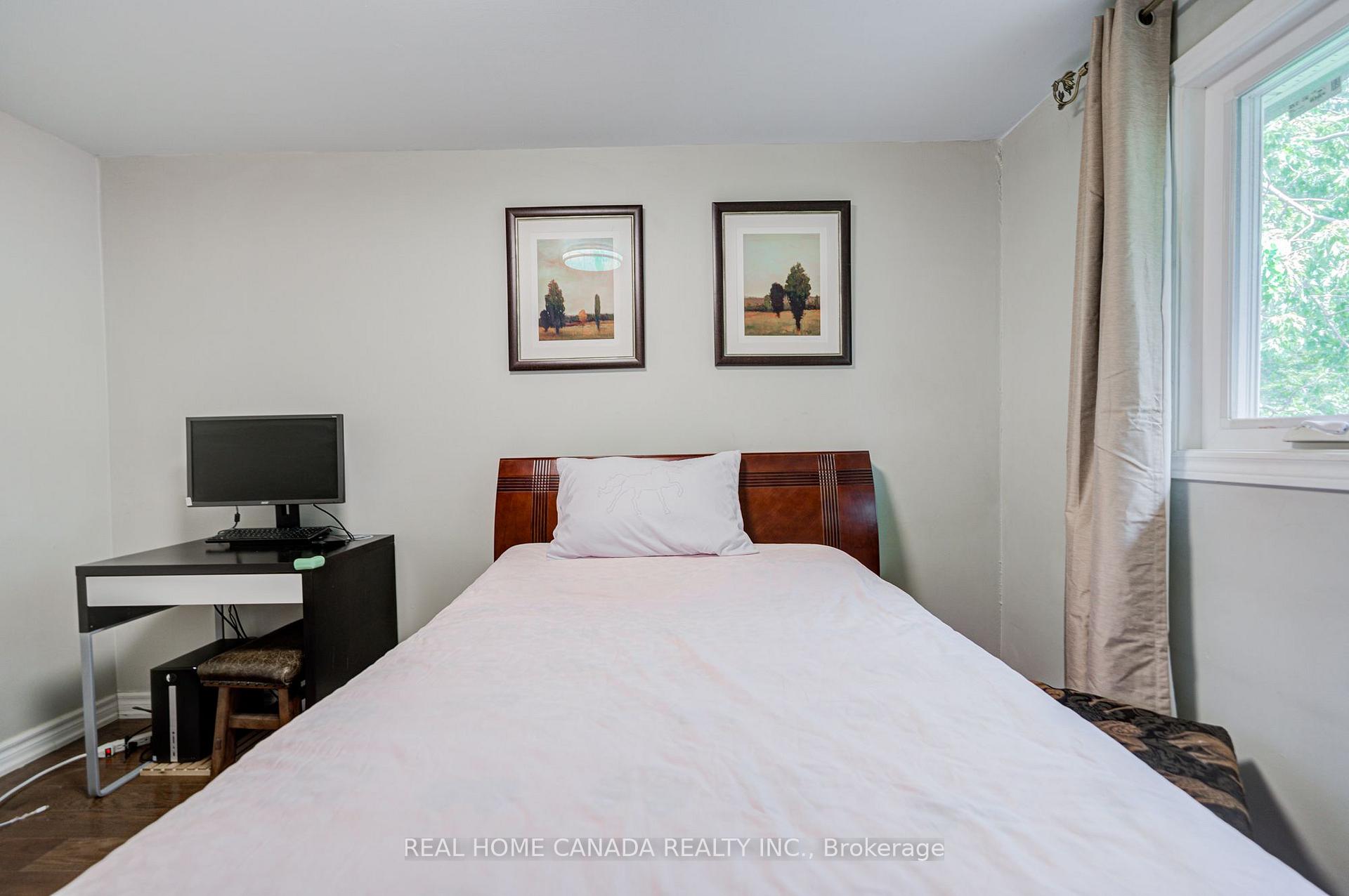 Photo 23 of 19 Hepworth Drive, Etobicoke, Willowridge-Martingrove-Richview — HOMEH