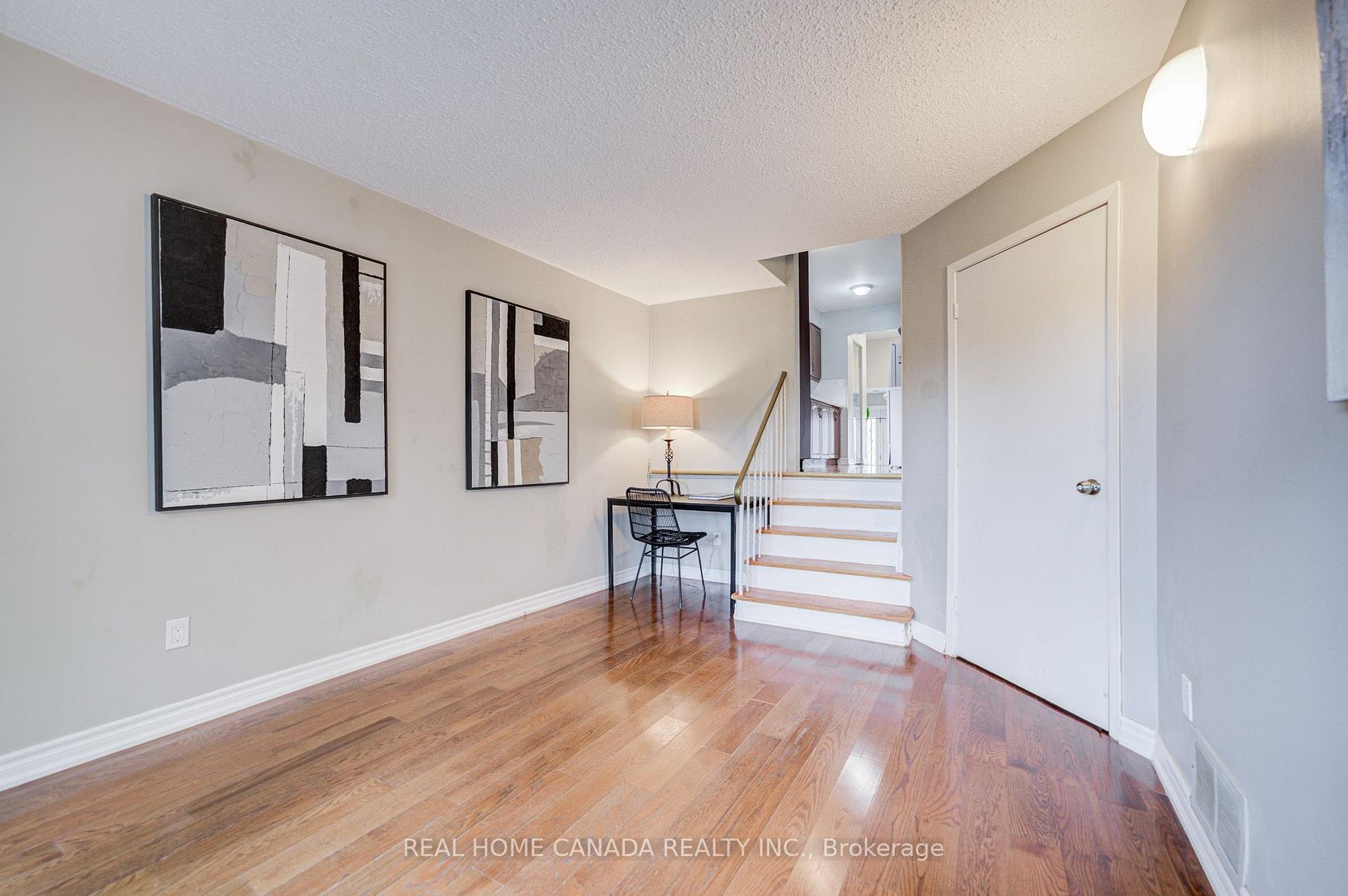 Photo 29 of 19 Hepworth Drive, Etobicoke, Willowridge-Martingrove-Richview — HOMEH