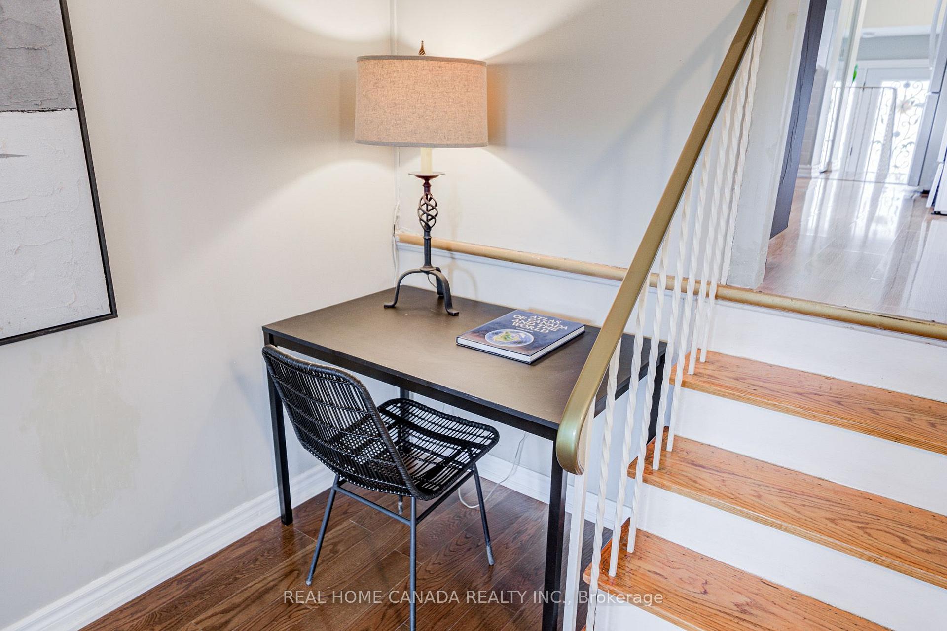 Photo 30 of 19 Hepworth Drive, Etobicoke, Willowridge-Martingrove-Richview — HOMEH