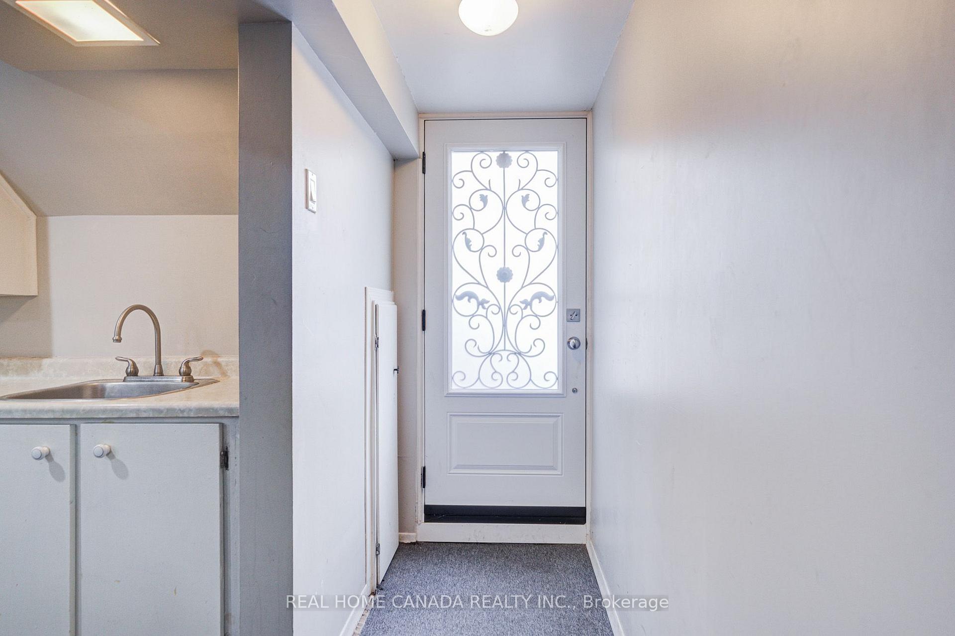 Photo 38 of 19 Hepworth Drive, Etobicoke, Willowridge-Martingrove-Richview — HOMEH