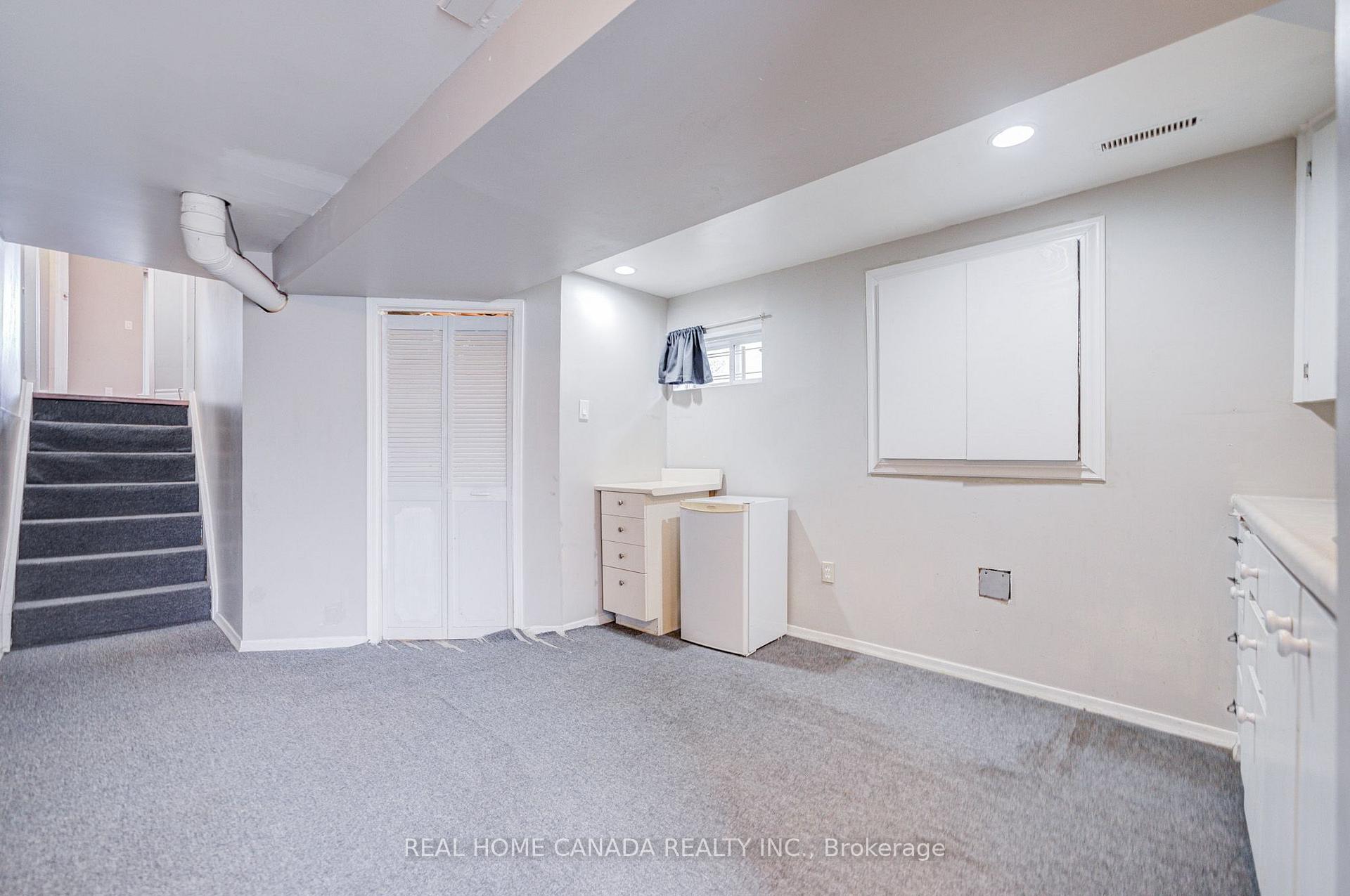 Photo 39 of 19 Hepworth Drive, Etobicoke, Willowridge-Martingrove-Richview — HOMEH