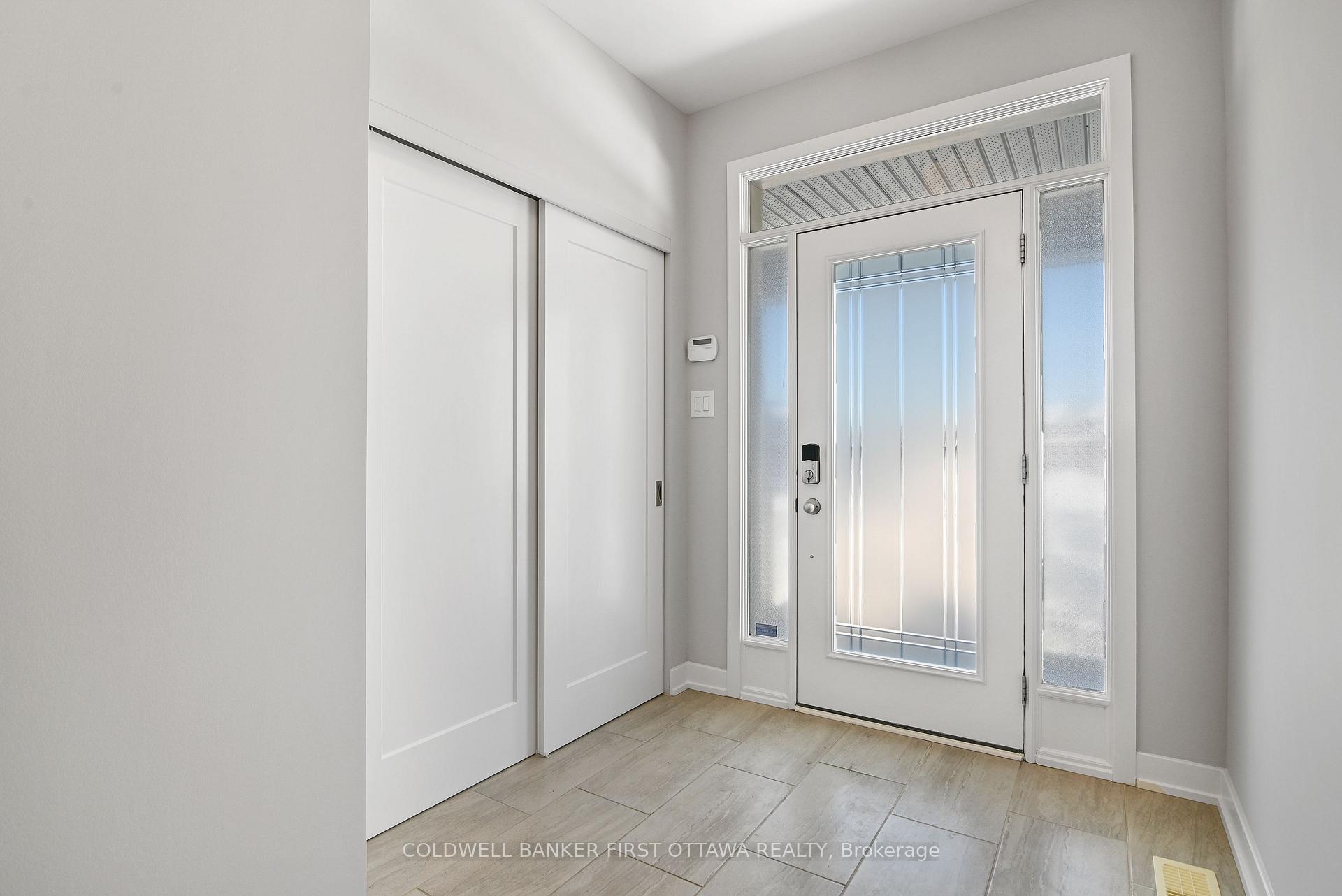 Photo 3 of 1042 Cobble Hill Drive, Ottawa, Barrhaven - Cedargrove/Fraserdale — HOMEH