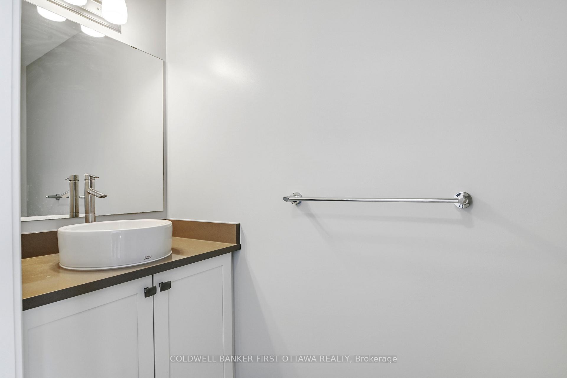 Photo 6 of 1042 Cobble Hill Drive, Ottawa, Barrhaven - Cedargrove/Fraserdale — HOMEH