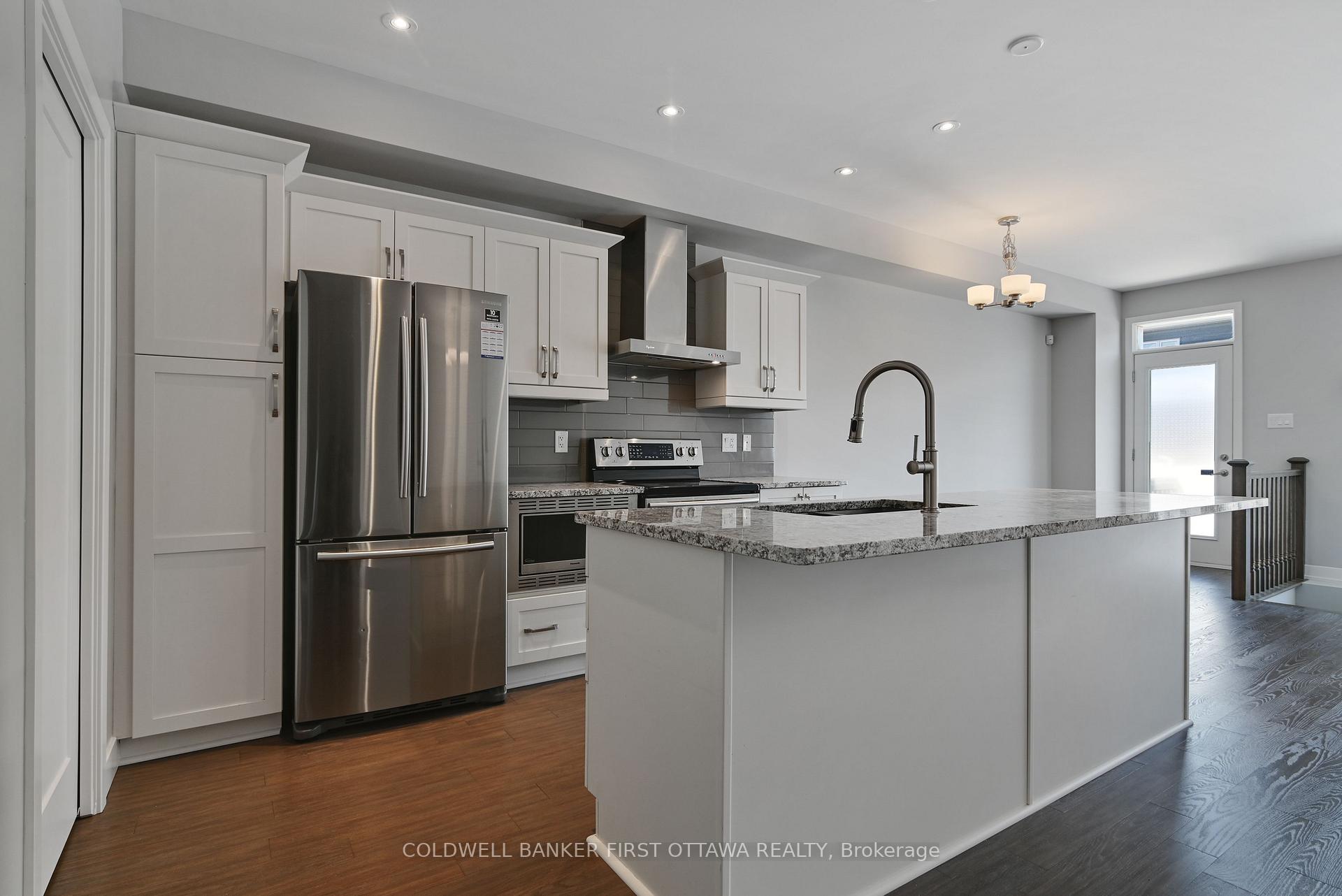Photo 11 of 1042 Cobble Hill Drive, Ottawa, Barrhaven - Cedargrove/Fraserdale — HOMEH