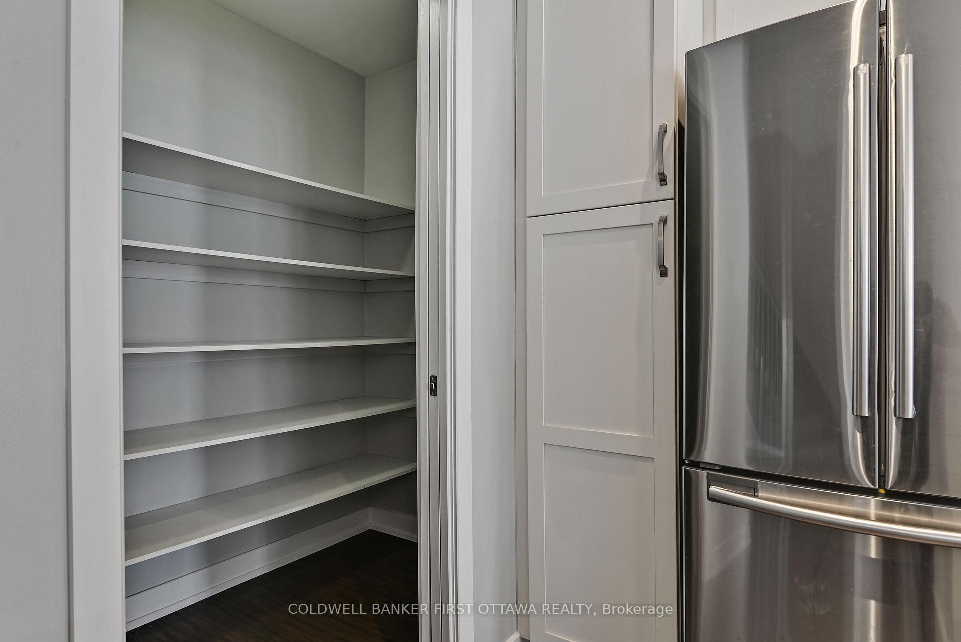 Photo 13 of 1042 Cobble Hill Drive, Ottawa, Barrhaven - Cedargrove/Fraserdale — HOMEH