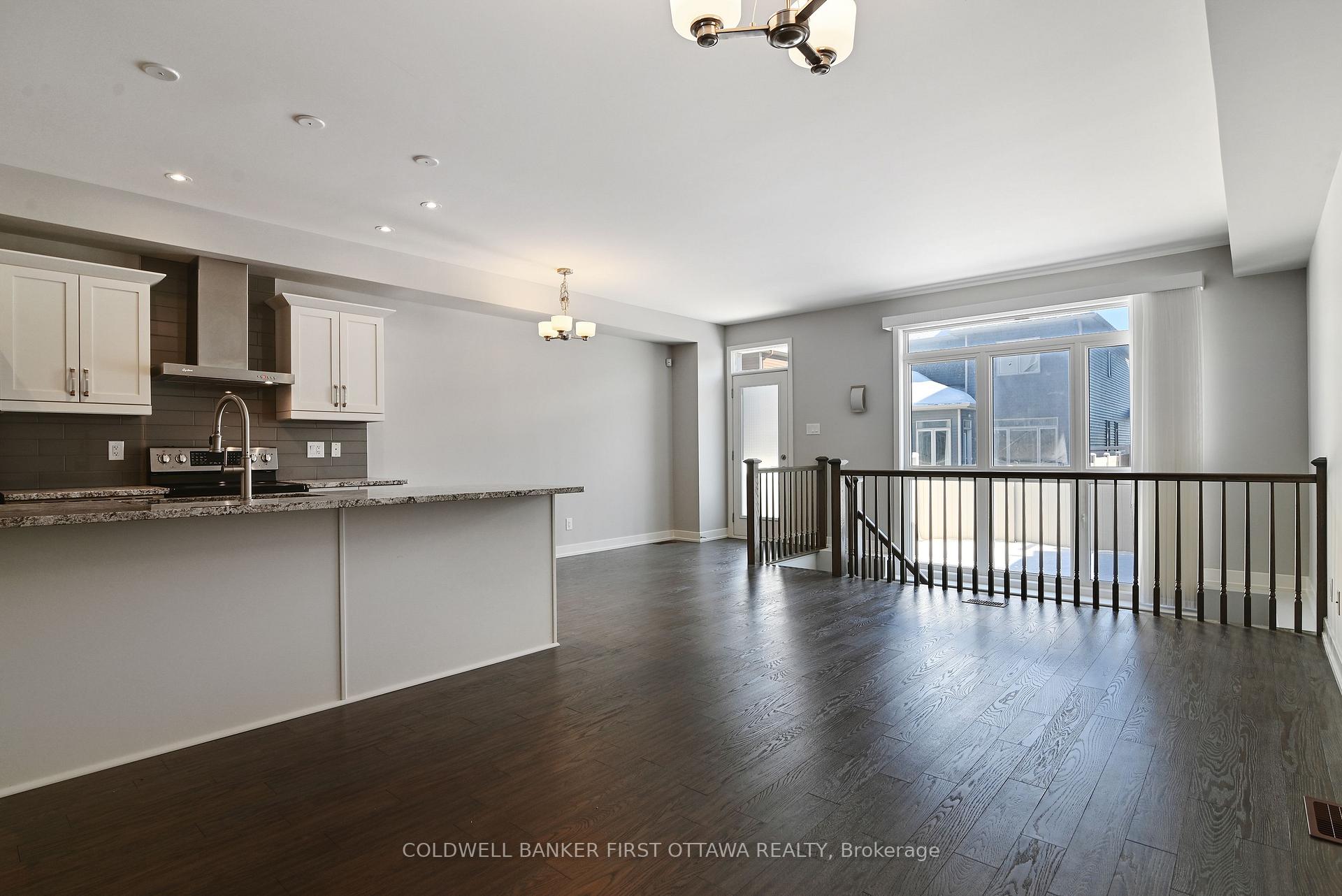Photo 15 of 1042 Cobble Hill Drive, Ottawa, Barrhaven - Cedargrove/Fraserdale — HOMEH