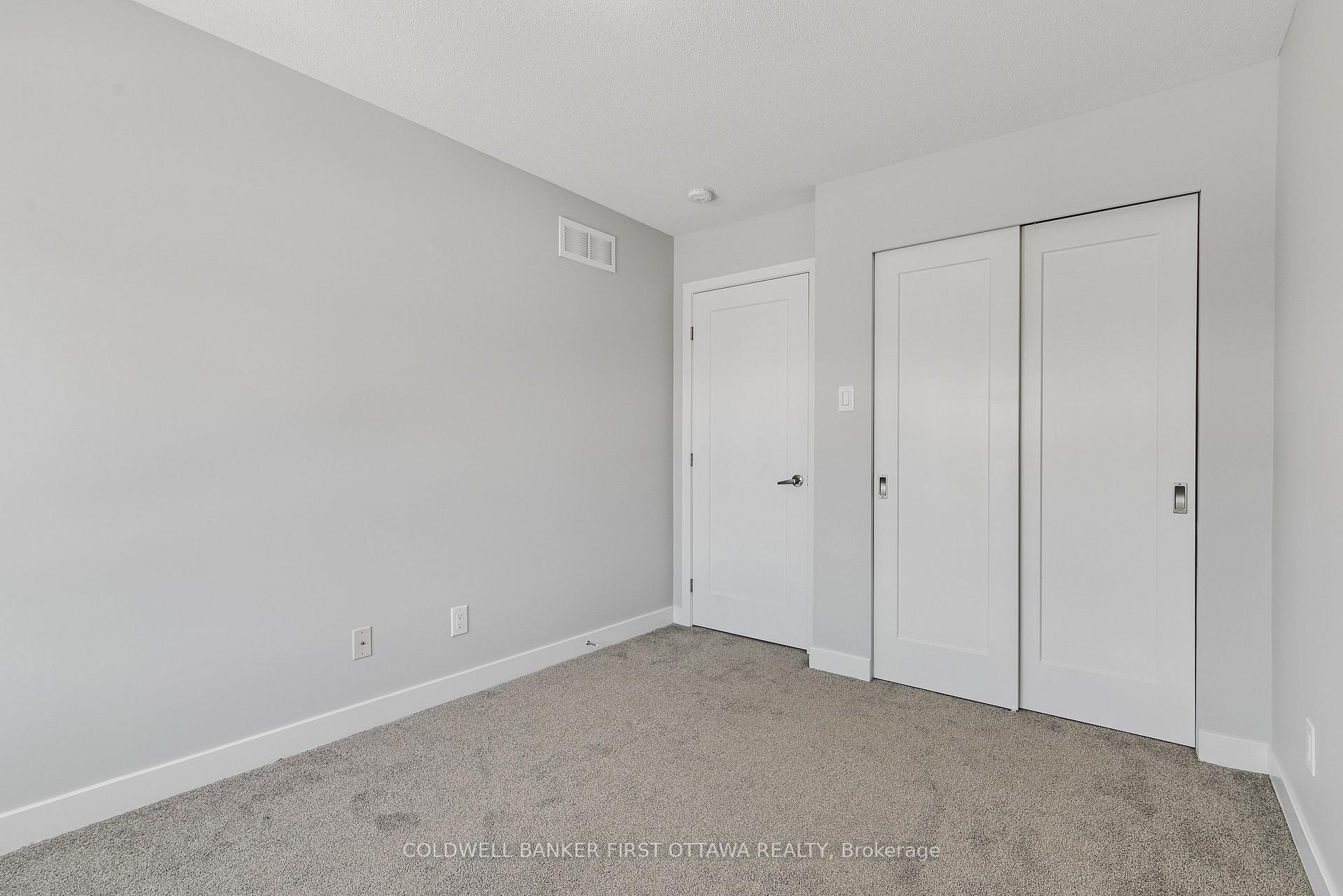 Photo 17 of 1042 Cobble Hill Drive, Ottawa, Barrhaven - Cedargrove/Fraserdale — HOMEH