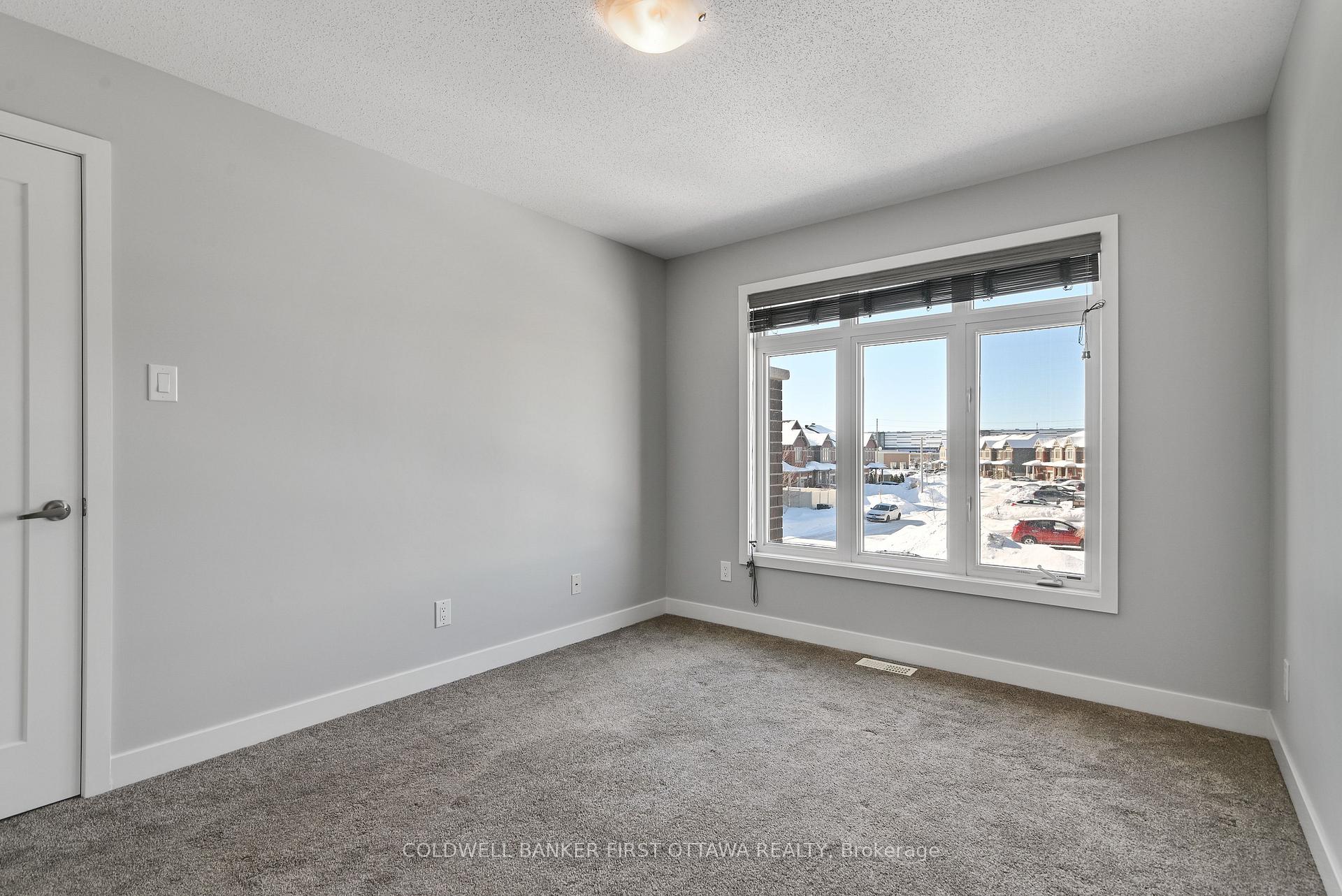 Photo 18 of 1042 Cobble Hill Drive, Ottawa, Barrhaven - Cedargrove/Fraserdale — HOMEH
