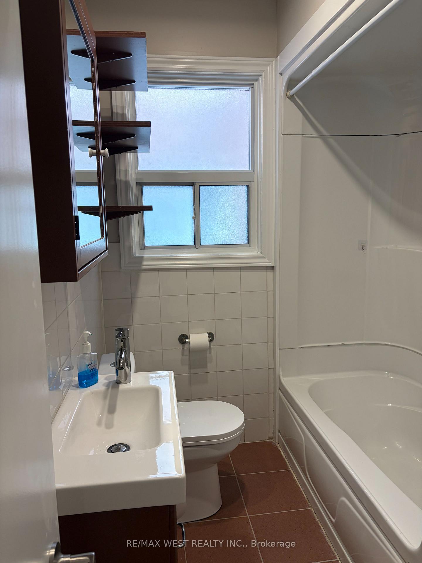 Photo 7 of Unit Apt 1, 1697 Dundas Street W, Toronto, Little Portugal — HOMEH