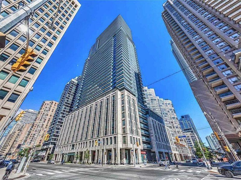 Photo of Unit 2707, 955 Bay Street
