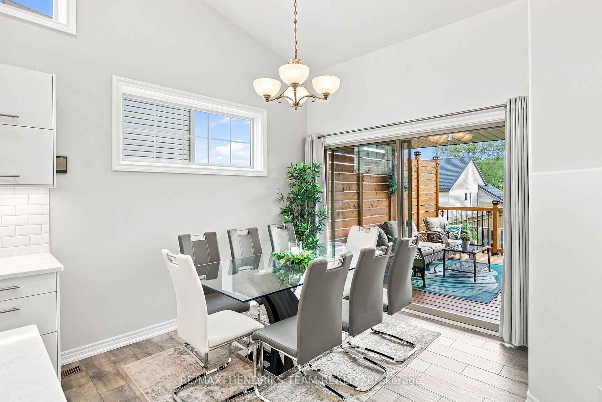 Photo 12 of 7032 Kelly Drive, Niagara Falls, Forestview — HOMEH