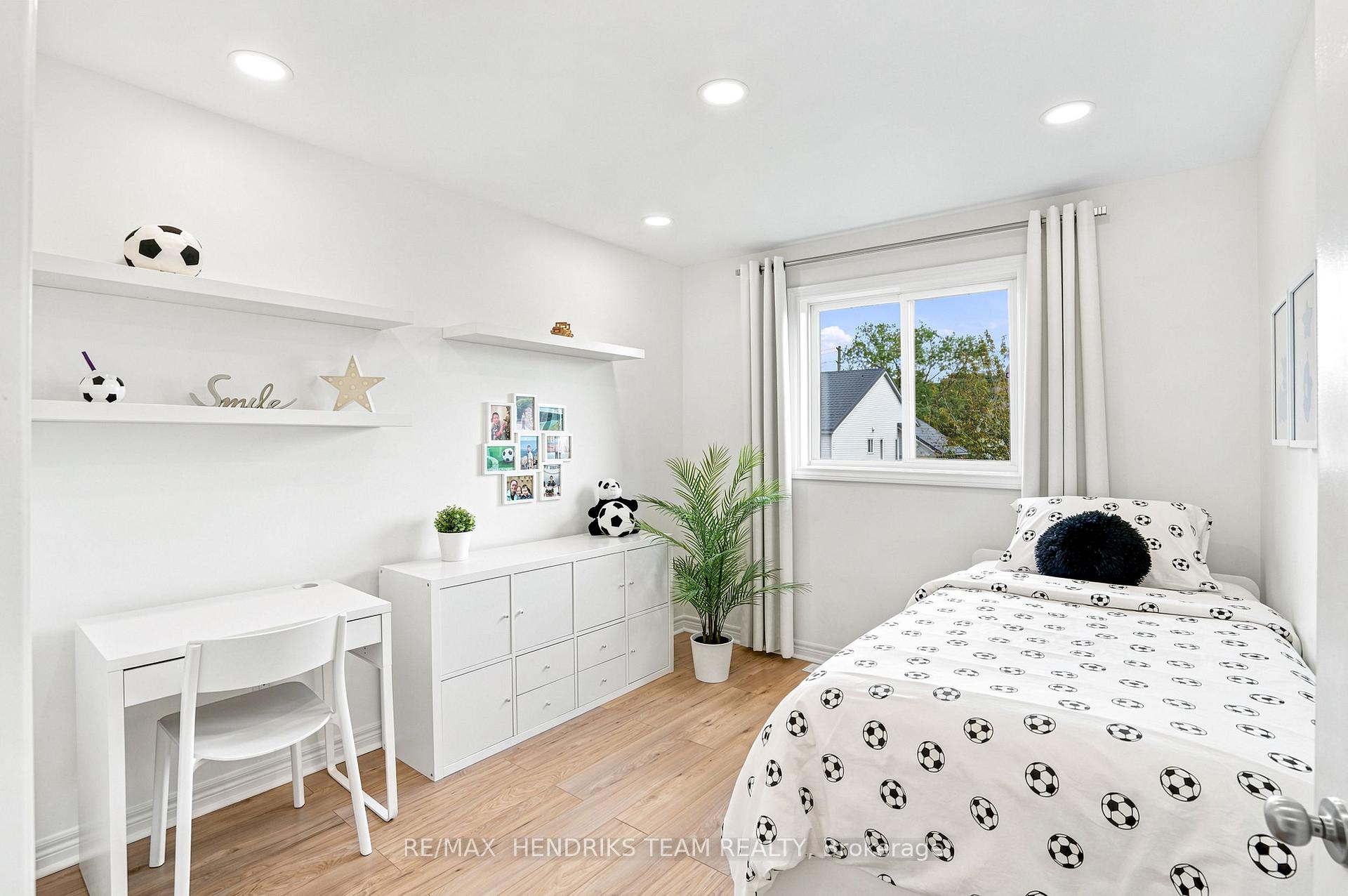 Photo 15 of 7032 Kelly Drive, Niagara Falls, Forestview — HOMEH