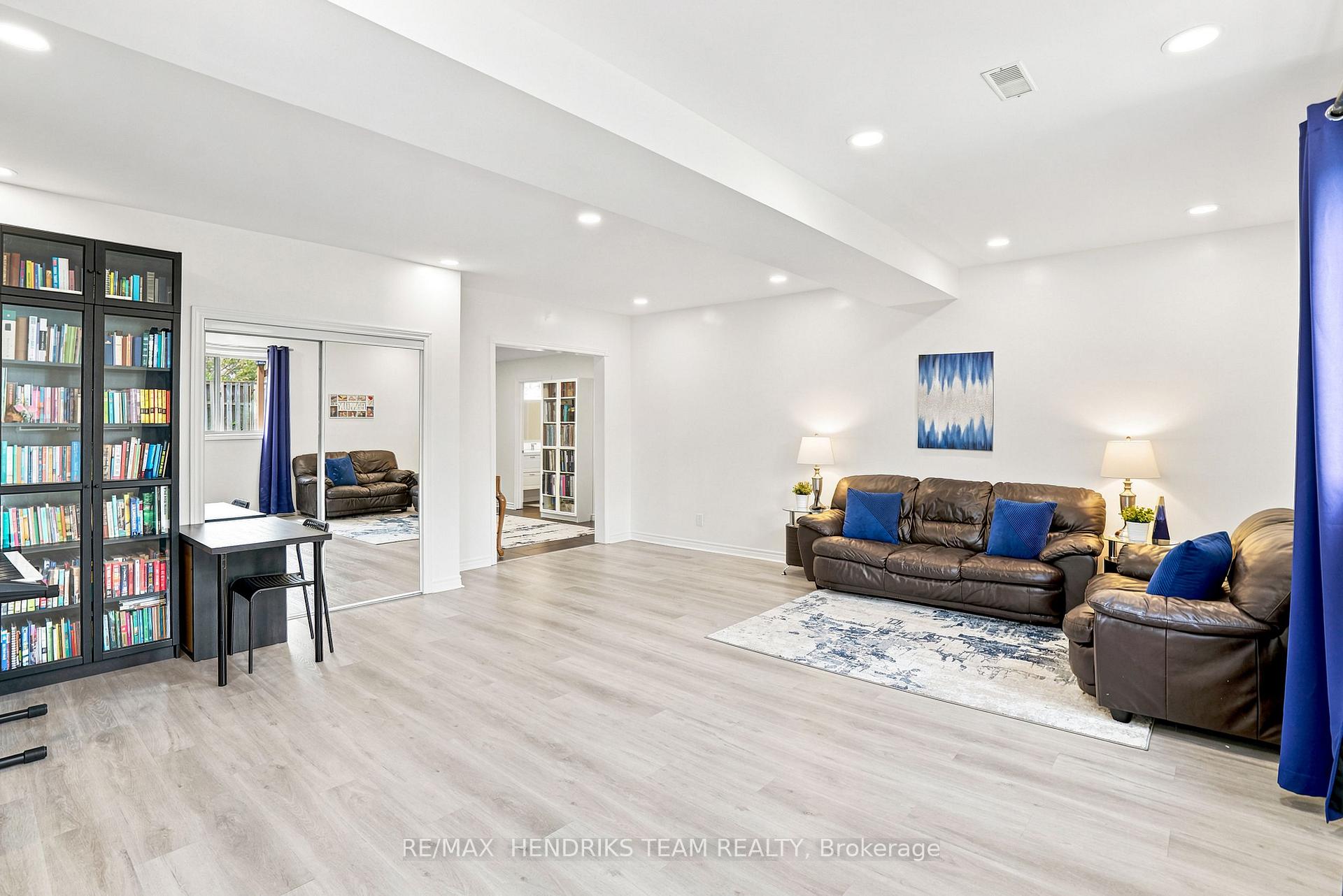 Photo 21 of 7032 Kelly Drive, Niagara Falls, Forestview — HOMEH