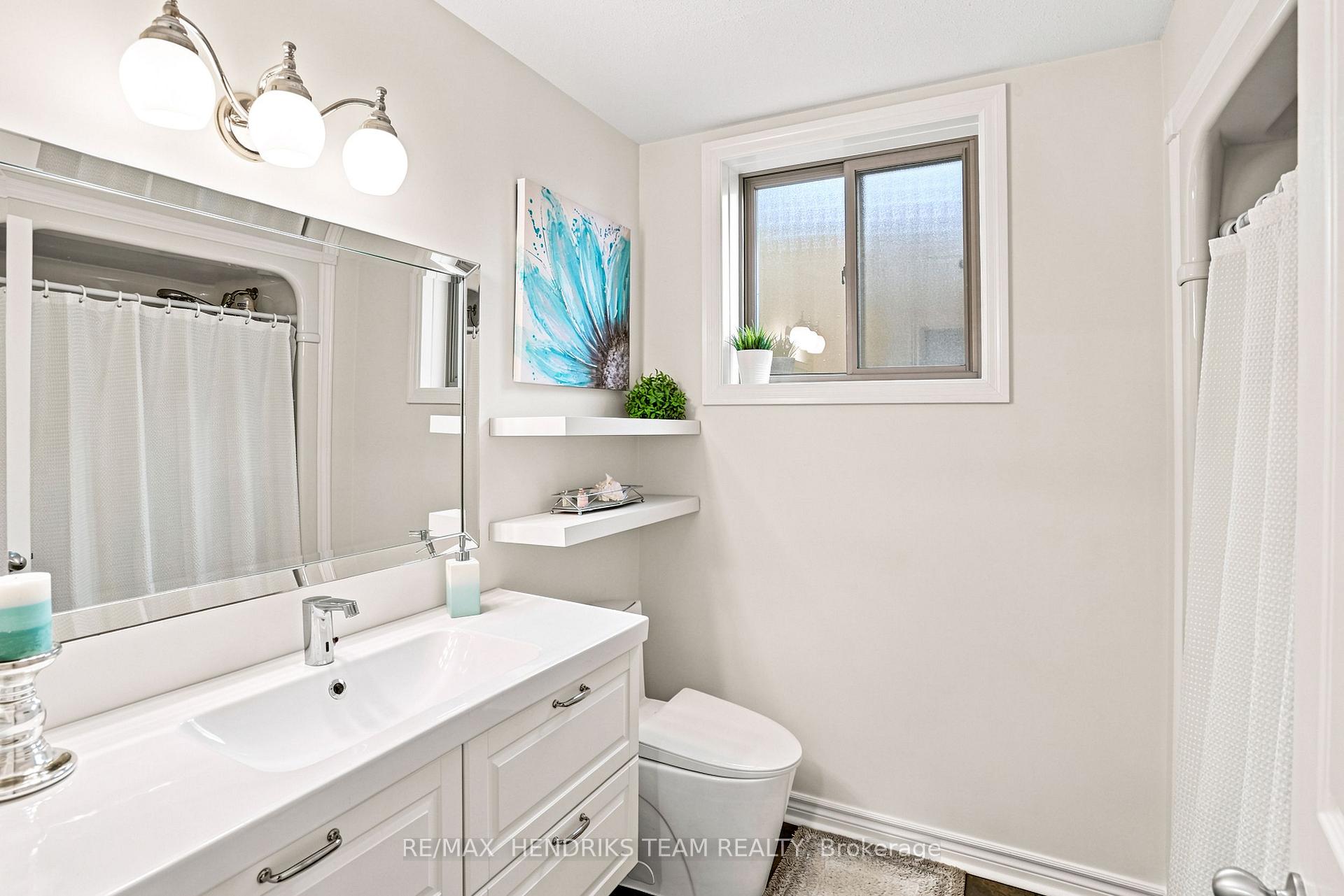 Photo 24 of 7032 Kelly Drive, Niagara Falls, Forestview — HOMEH