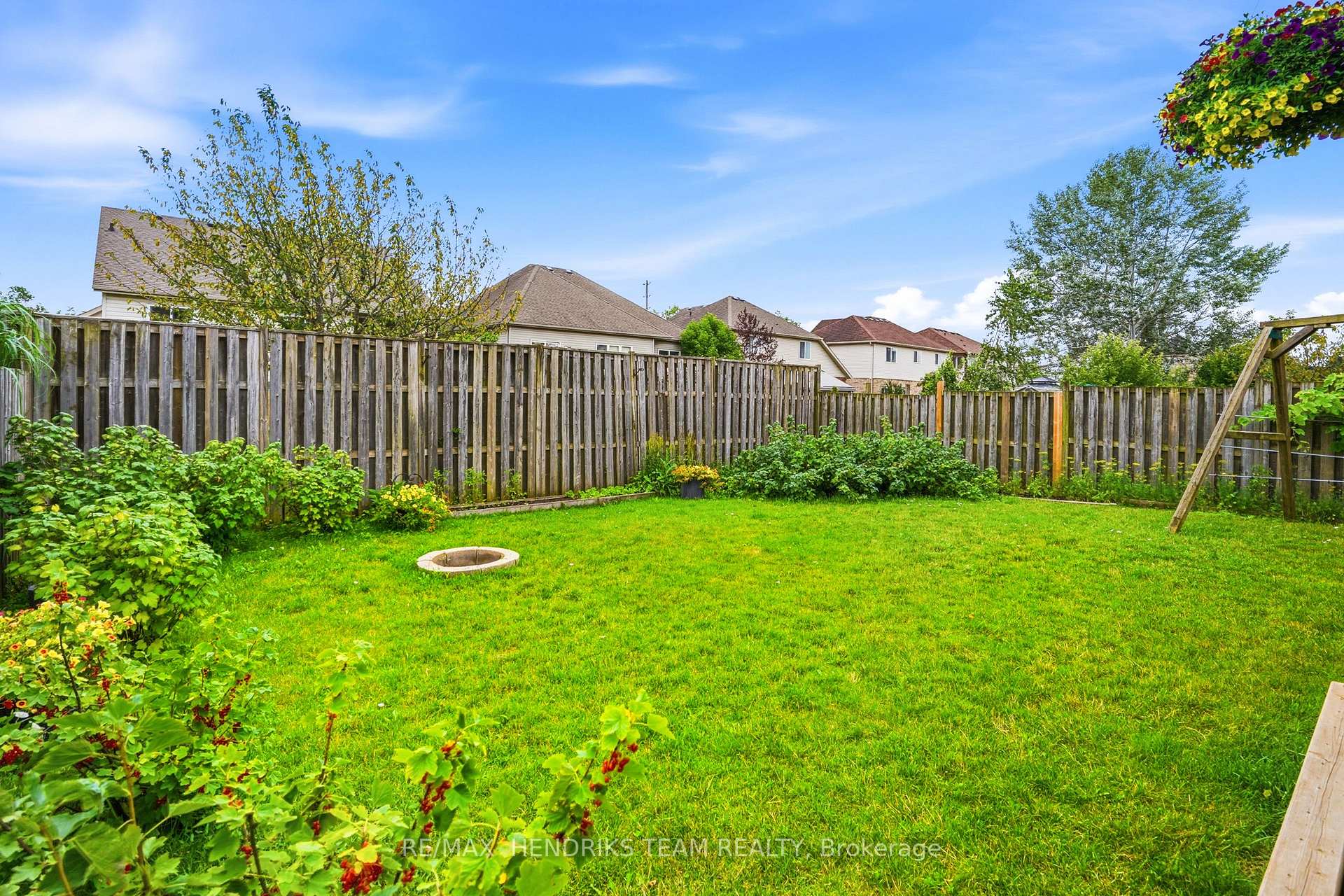 Photo 28 of 7032 Kelly Drive, Niagara Falls, Forestview — HOMEH