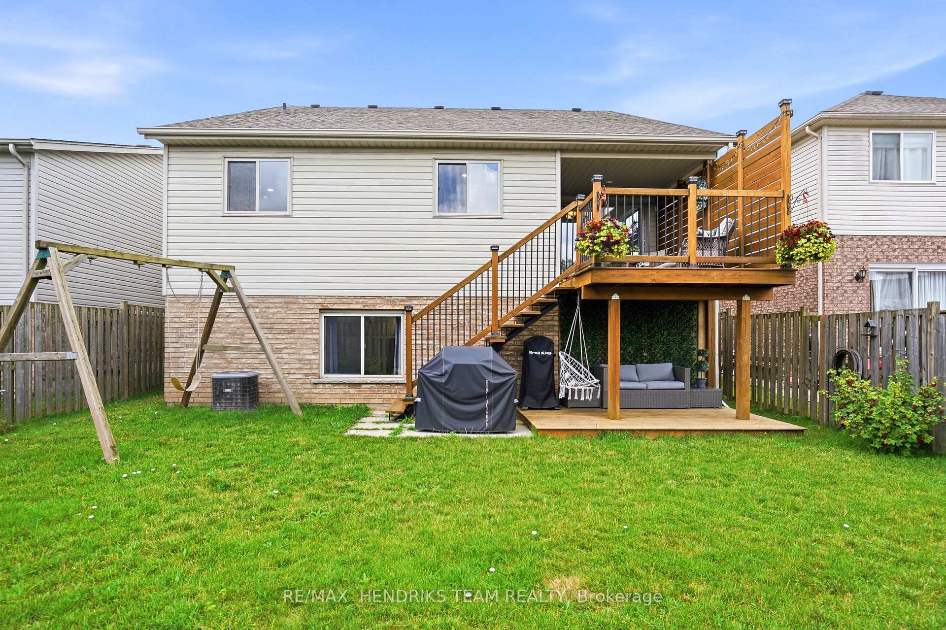 Photo 30 of 7032 Kelly Drive, Niagara Falls, Forestview — HOMEH