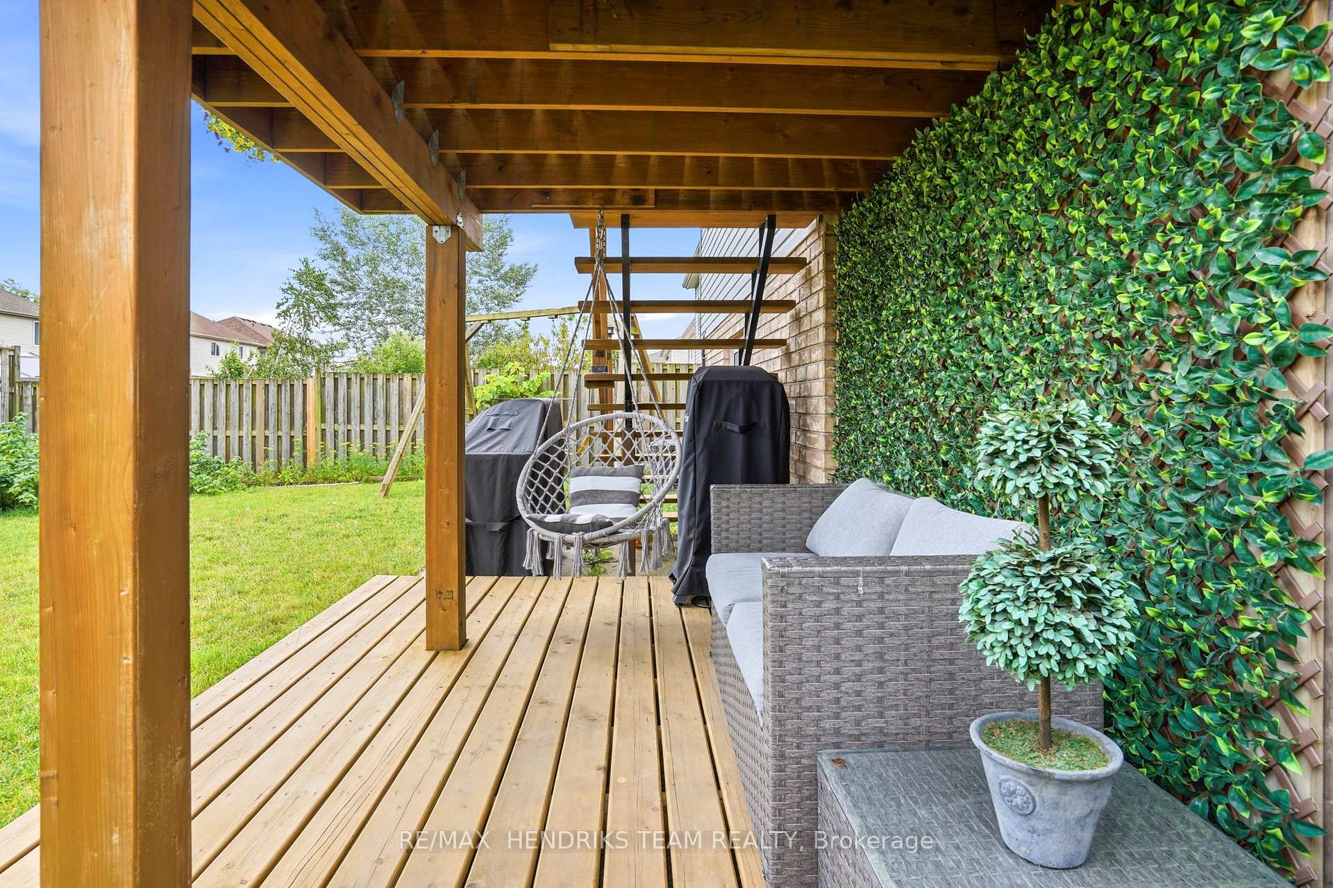 Photo 32 of 7032 Kelly Drive, Niagara Falls, Forestview — HOMEH