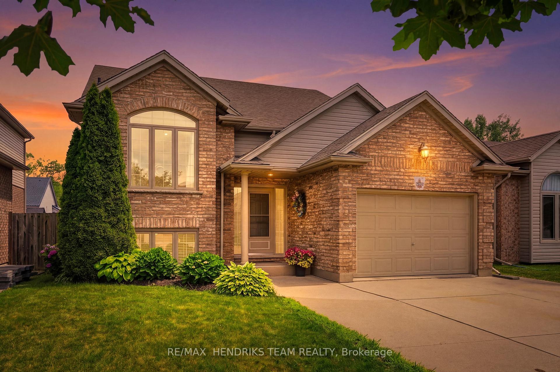 Photo 34 of 7032 Kelly Drive, Niagara Falls, Forestview — HOMEH