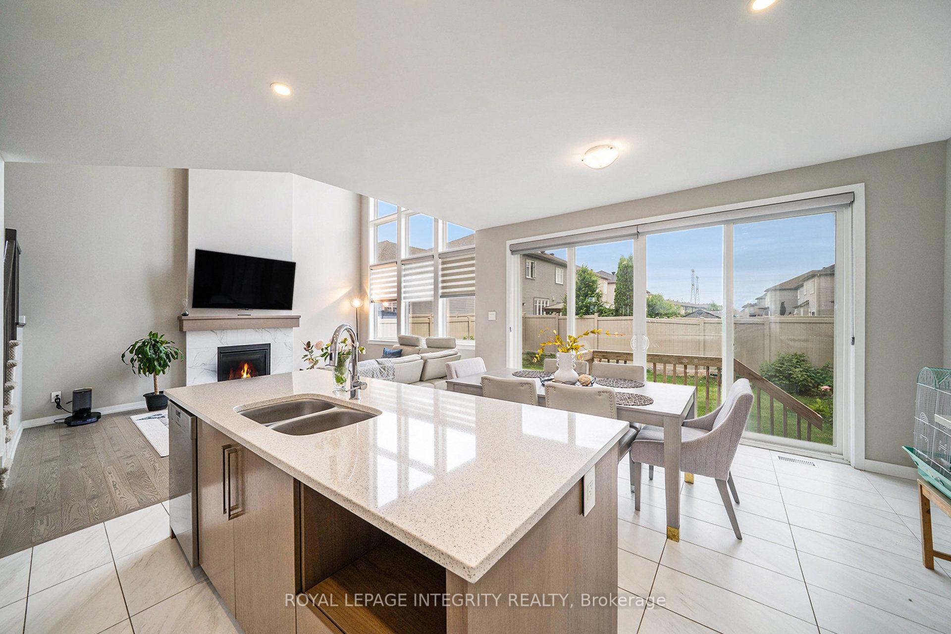 Photo 11 of 126 Groningen Street, Ottawa, Kanata - Emerald Meadows/Trailwest — HOMEH