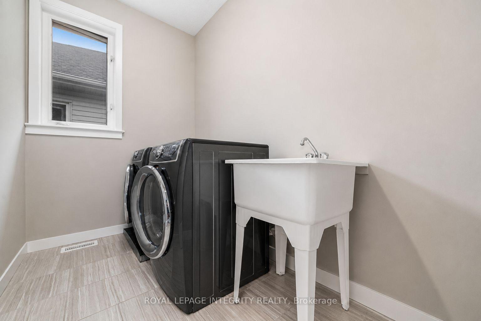 Photo 25 of 126 Groningen Street, Ottawa, Kanata - Emerald Meadows/Trailwest — HOMEH
